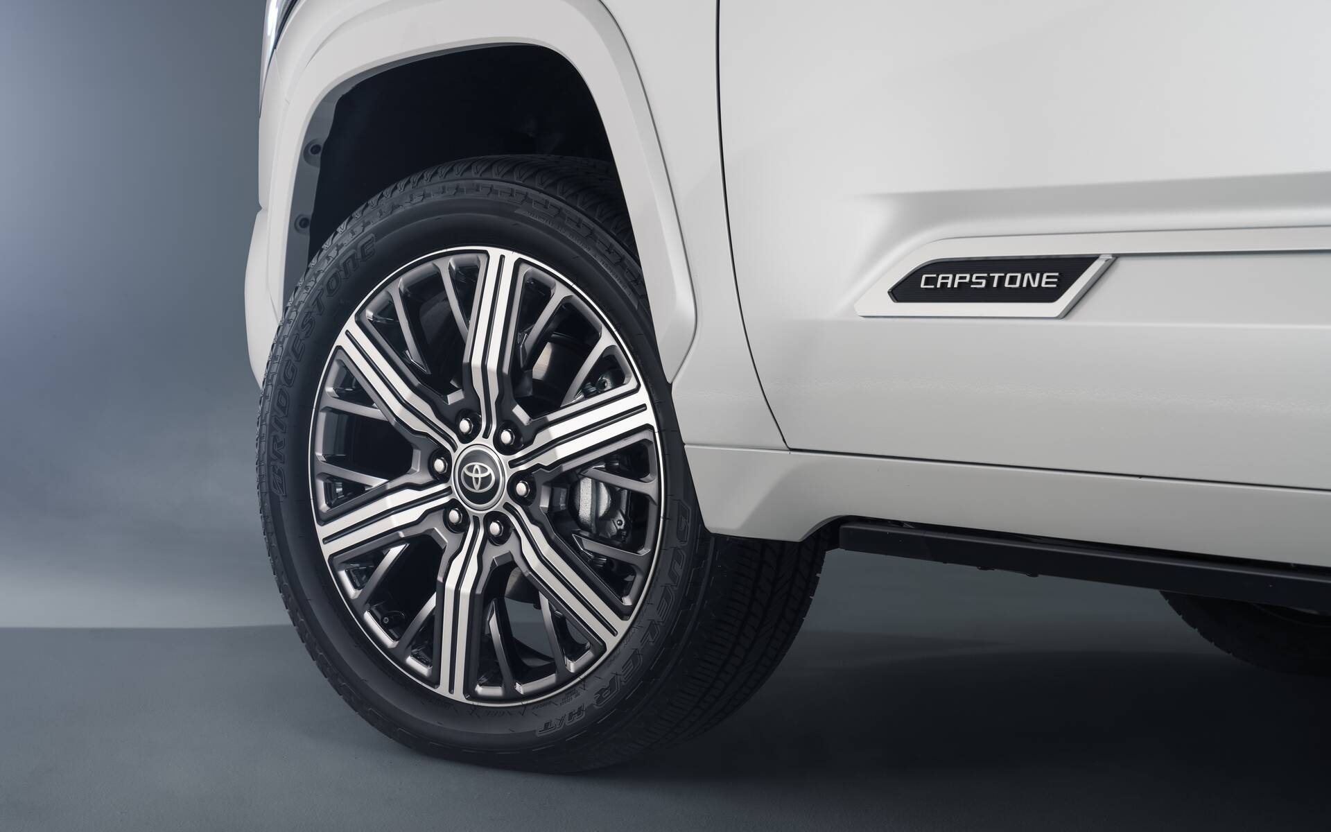 Toyota Tundra Capstone 2022 : un nouveau sommet de luxe 506351-toyota-tundra-capstone-2022-un-nouveau-sommet-de-luxe