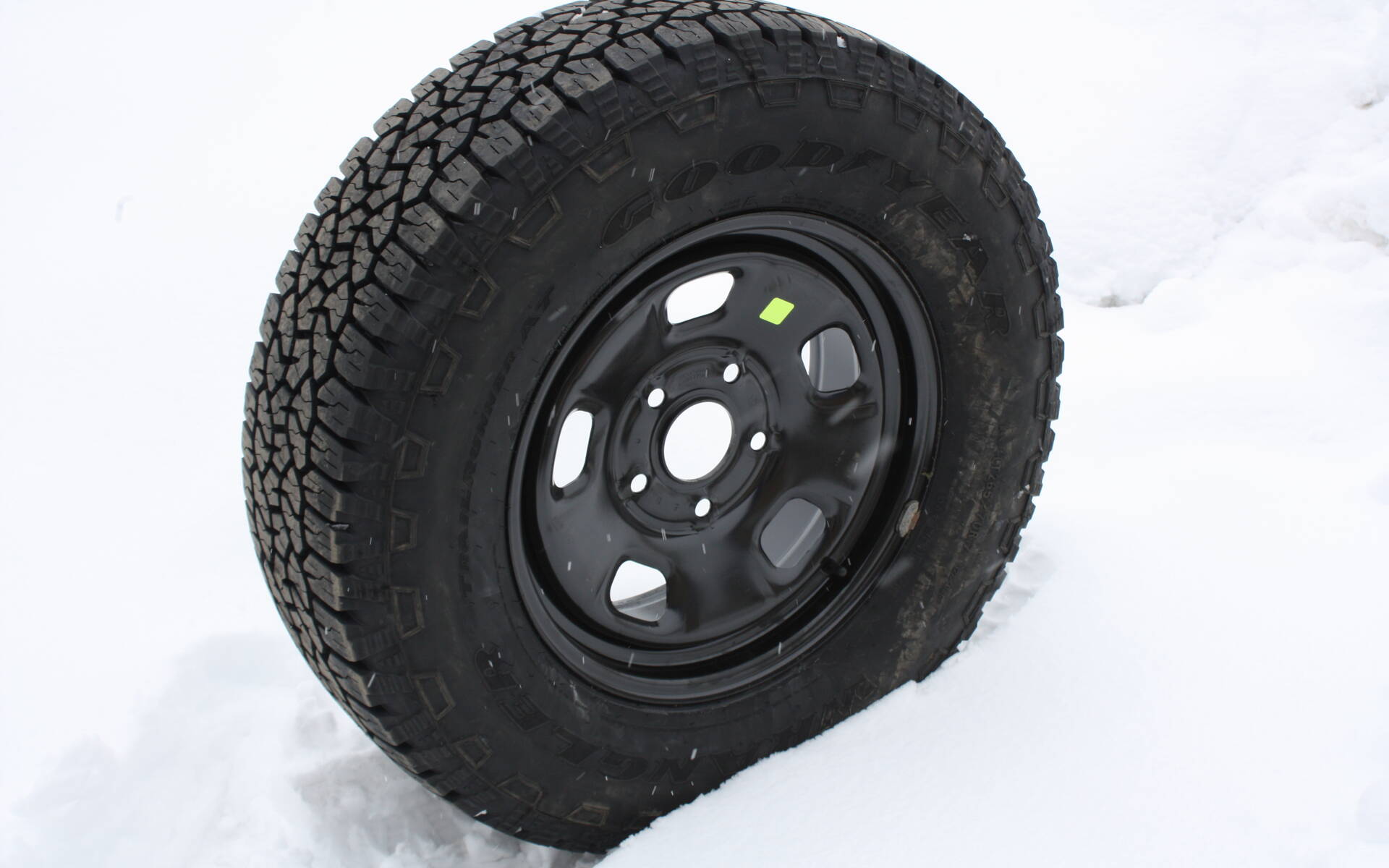 Pneu hiver : tout savoir sur les pneus hiver et neige (loi, prix, test,  occasion)