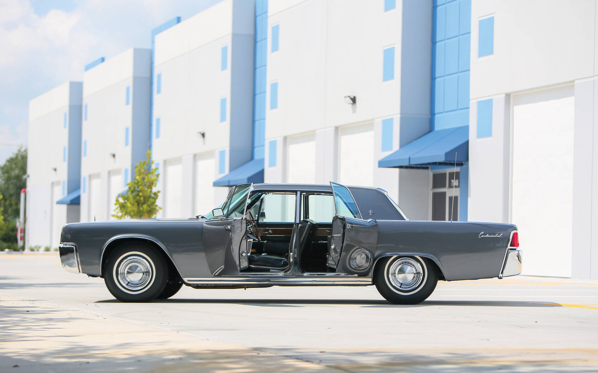 <p>Lincoln debuted coach doors on its Continental during the 1960s.</p>