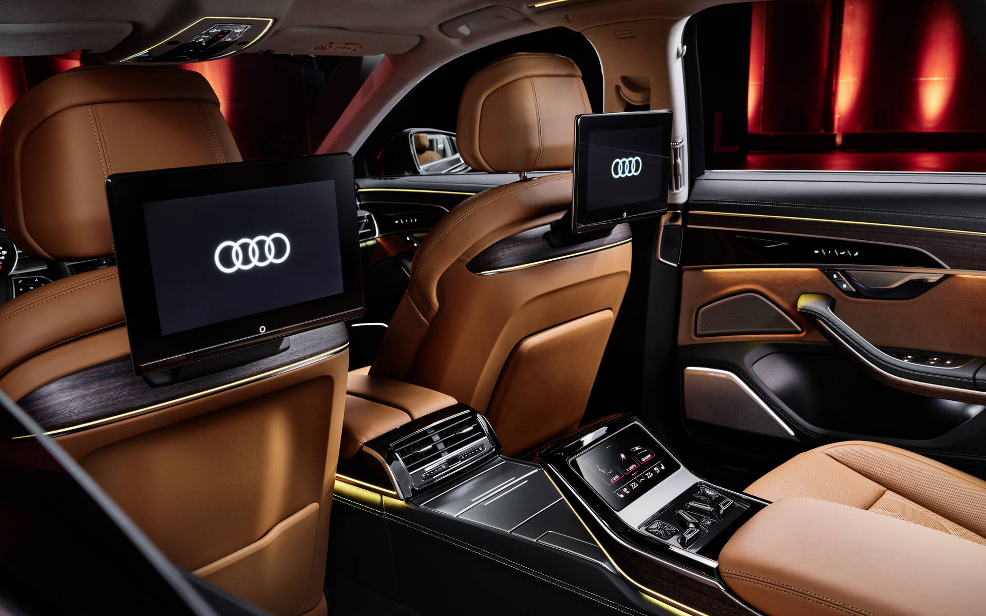 <p>Audi A8 L 2023</p>