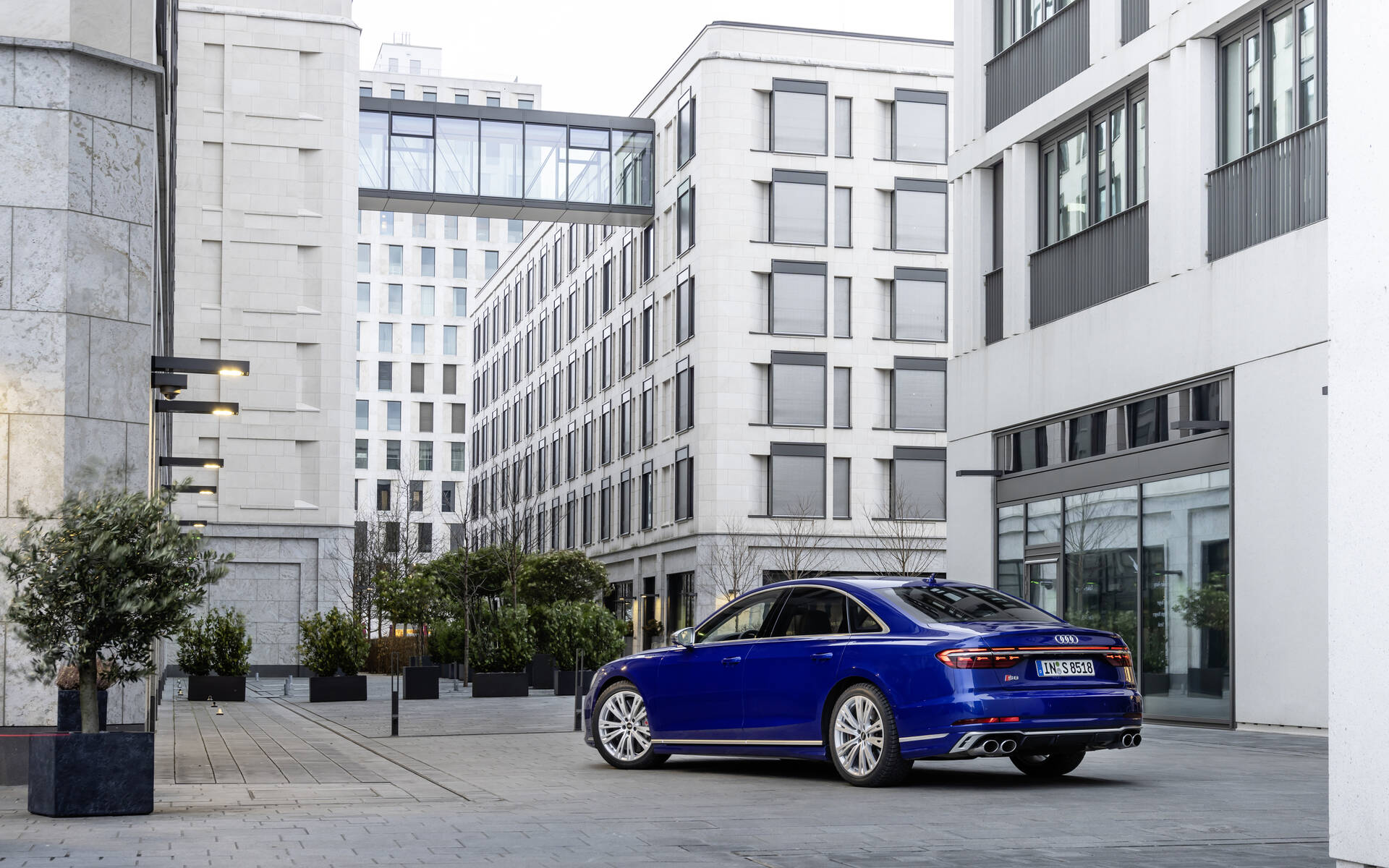 <p>Audi S8 2023</p>