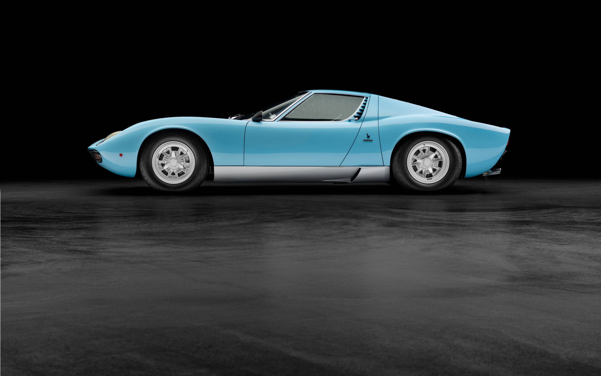 The Lamborghini Miura Elected Best Classic Car of All Time - The Car Guide