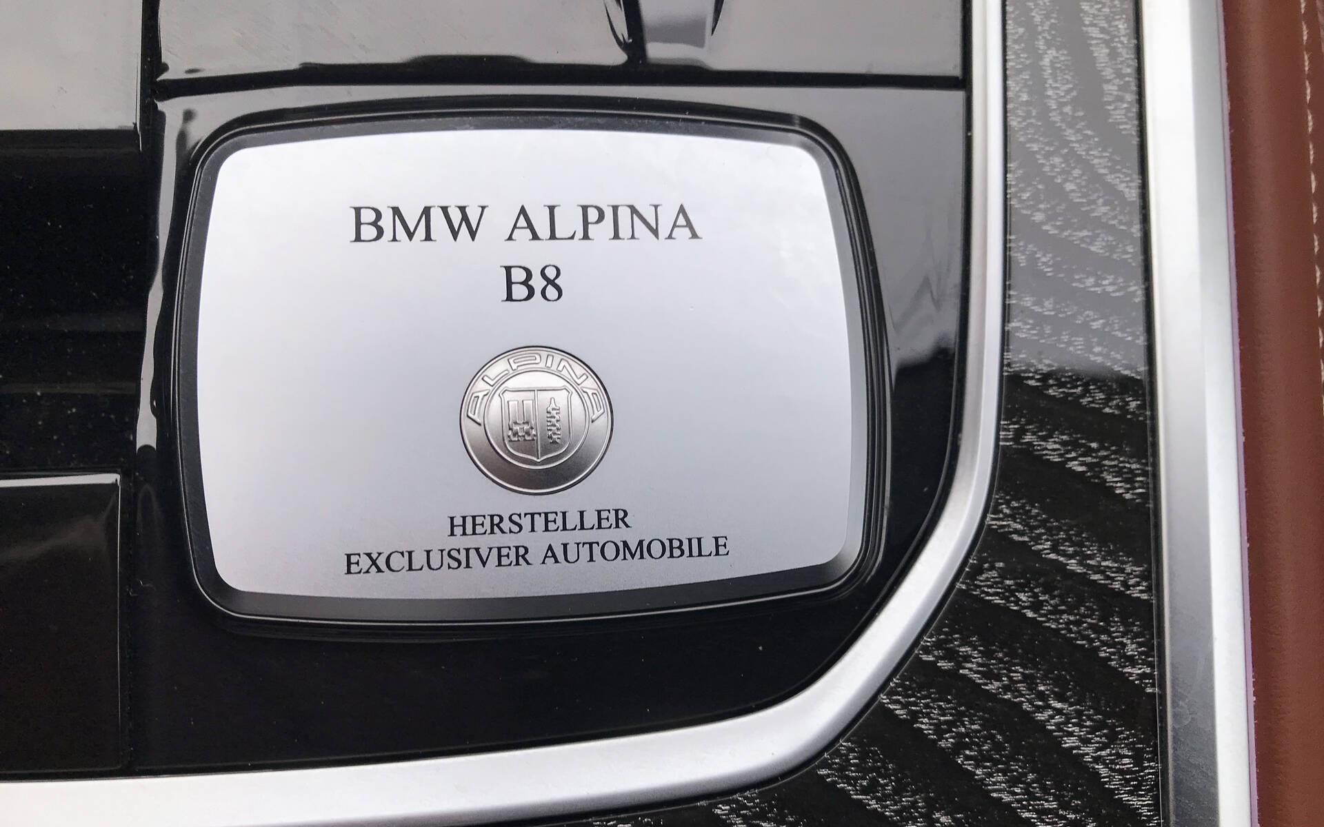 <p>BMW Alpina B8 Gran Coupé 2022</p>