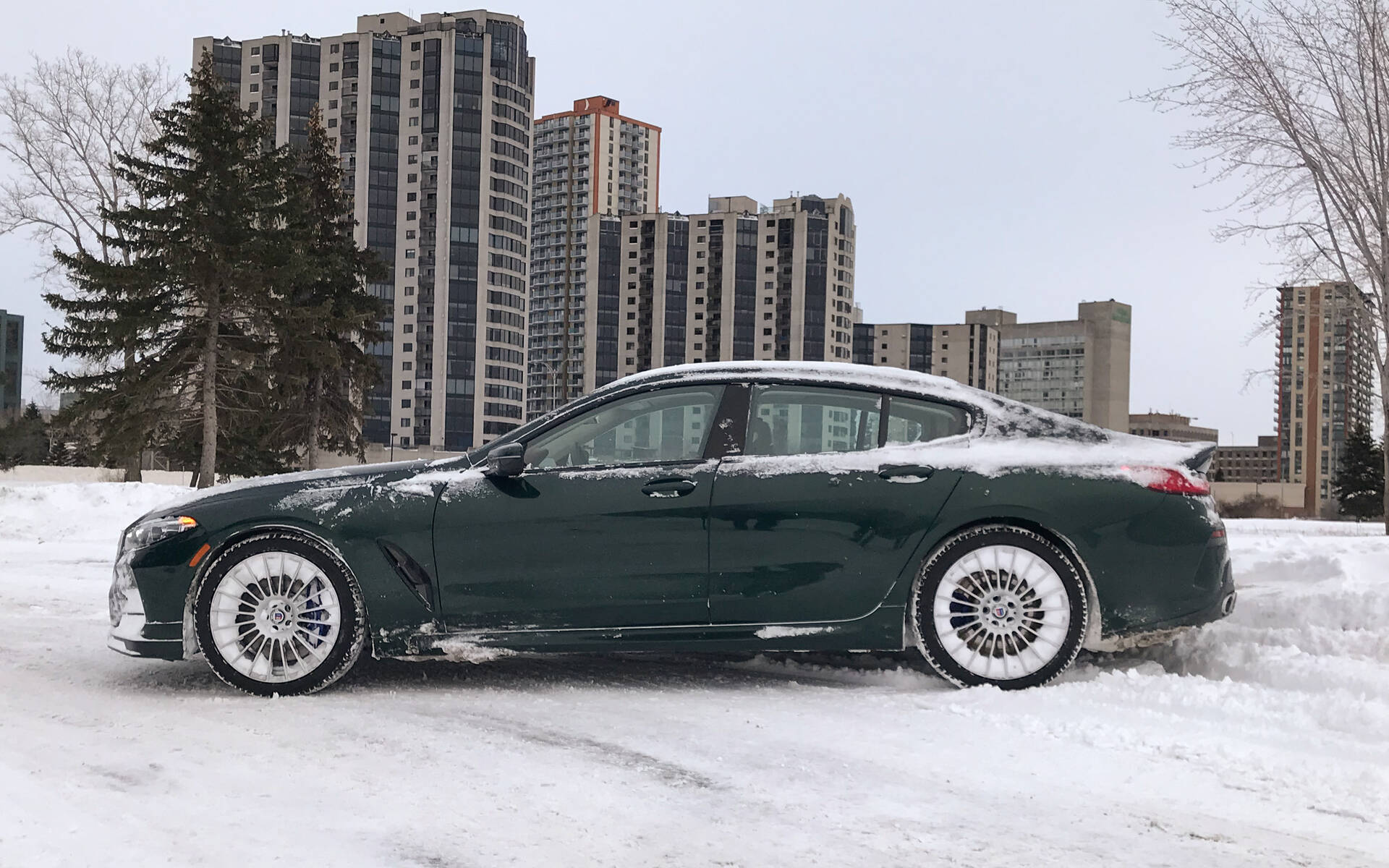 <p>BMW Alpina B8 Gran Coupé 2022</p>