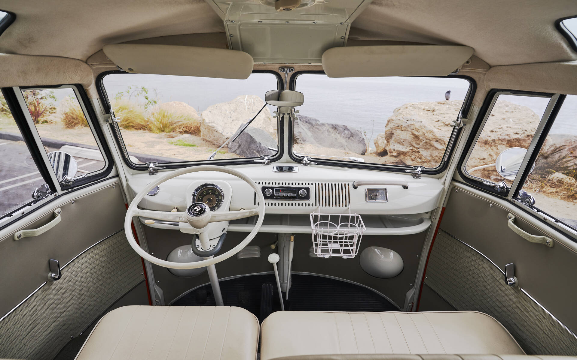 <p>1967 VW Type 2&nbsp;21-Window</p>