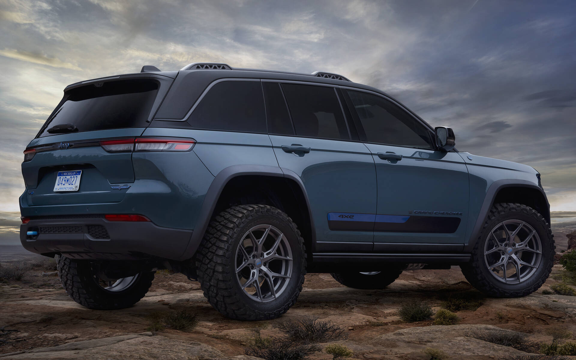 <p><strong>Jeep Grand Cherokee Trailhawk PHEV Concept</strong></p>