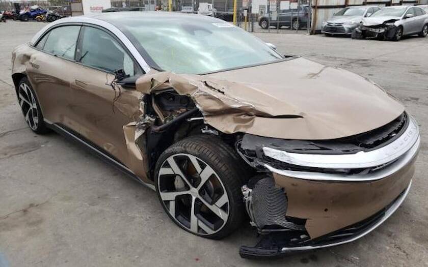 Une Lucid Air gravement accidentée à vendre au même prix qu'une neuve