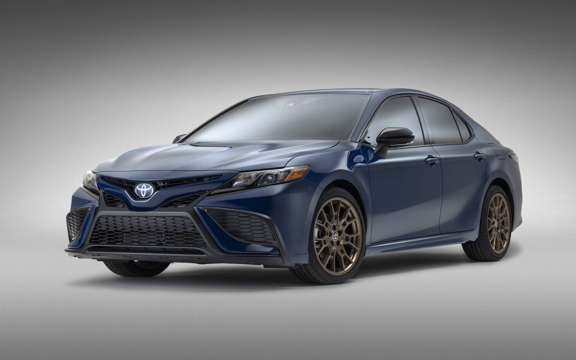 Les Toyota Camry et Venza gagnent en style pour 2023 524392-les-toyota-camry-et-venza-gagnent-en-style-pour-2023