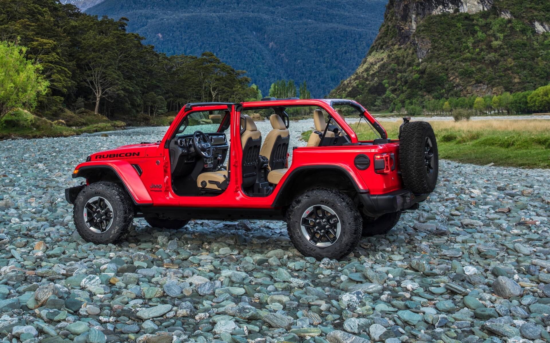 How Do Removable Doors Work On the Jeep Wrangler? - 4/8