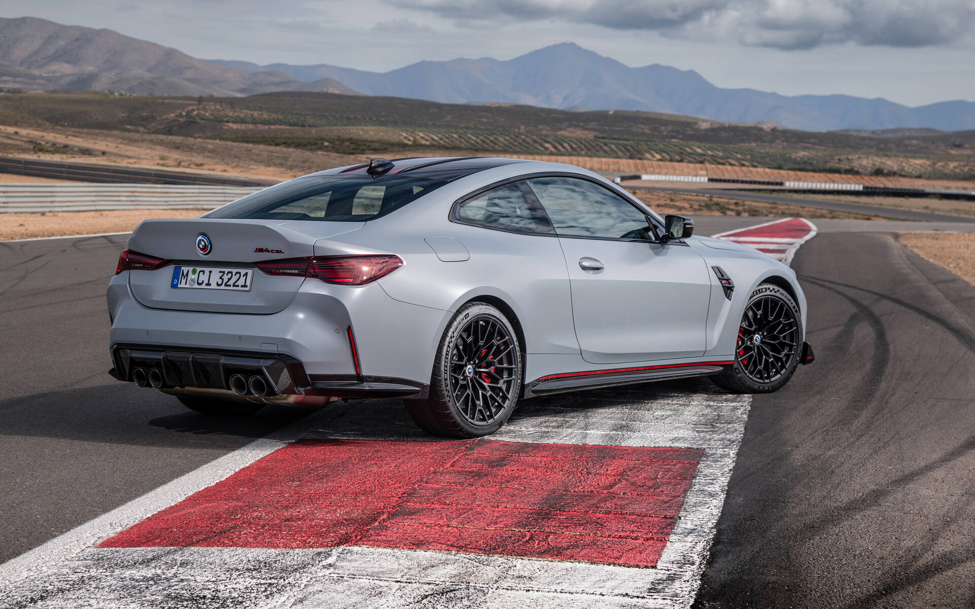 BMW M4 CSL 2023 Une dition Limit e De 543 Chevaux Le Guide De L Auto BMW M4 CSL 2023 Une dition Limit e De 543 Chevaux Le Guide De L Auto