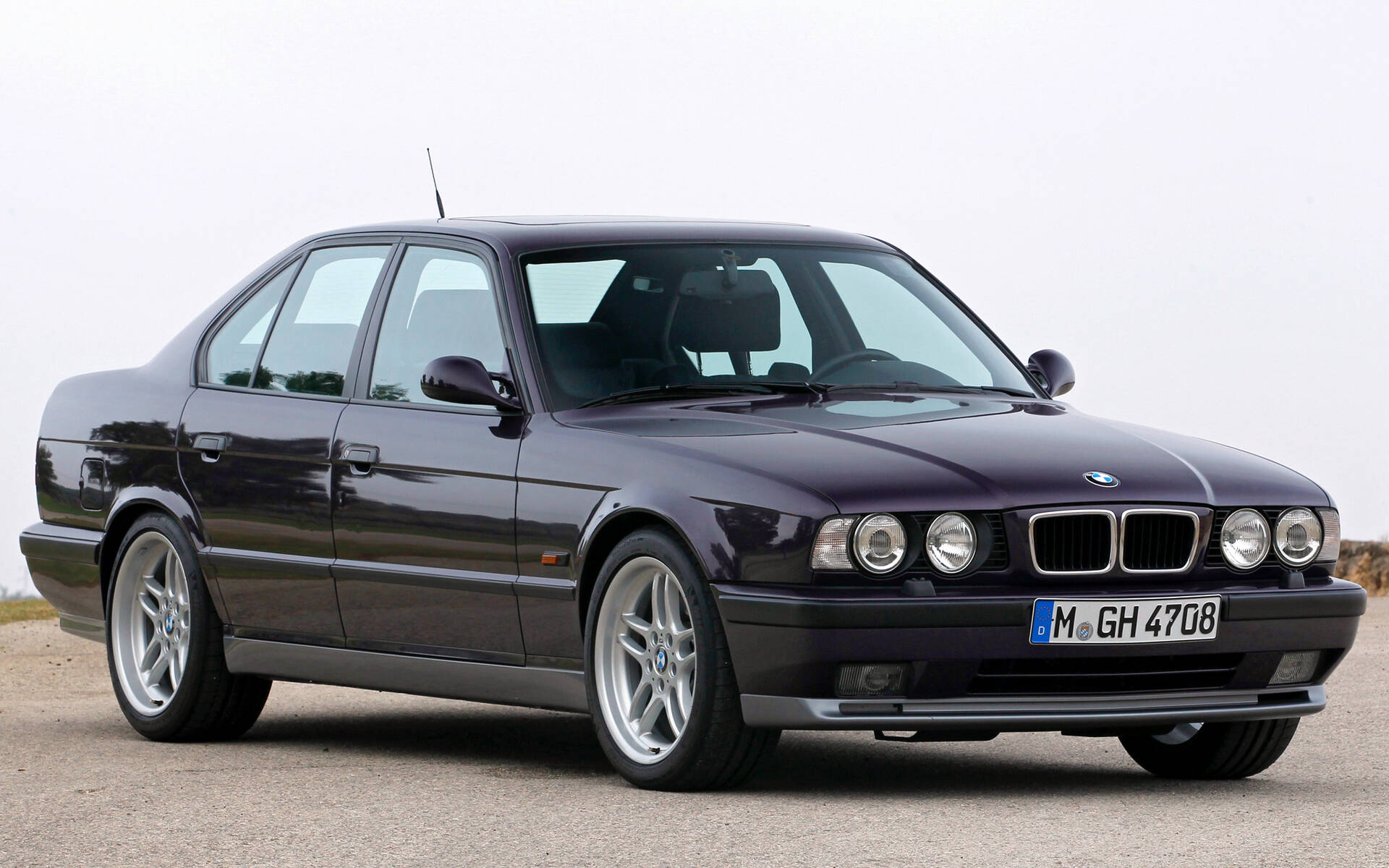 <p>BMW M5 (1994)</p>