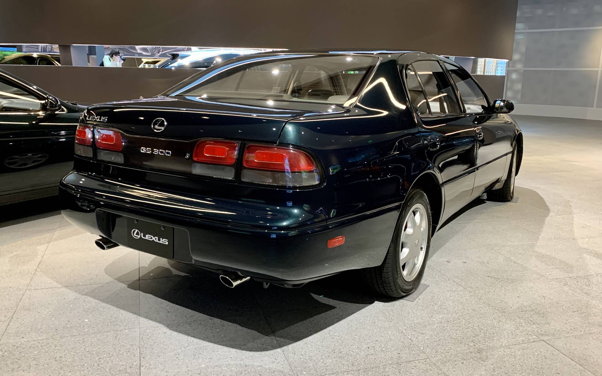 <p><strong>Lexus GS 1993</strong></p>