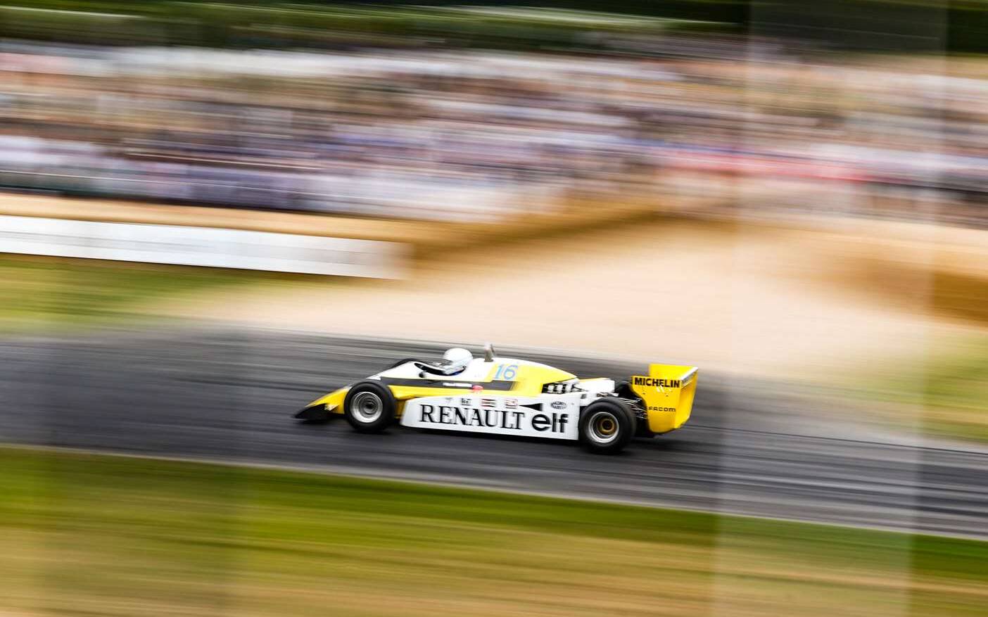 <p>Renault RS10</p>