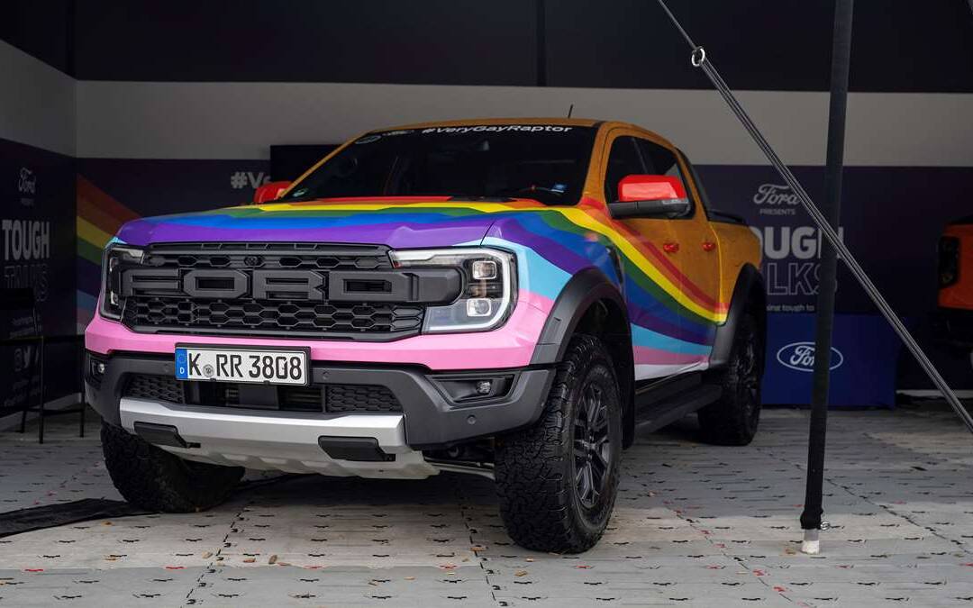<p>Ford Very Gay Raptor</p>