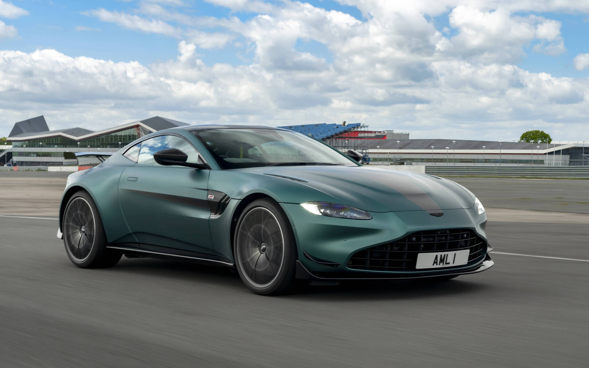 Aston Martin Vantage - Formule gagnante - Guide Auto