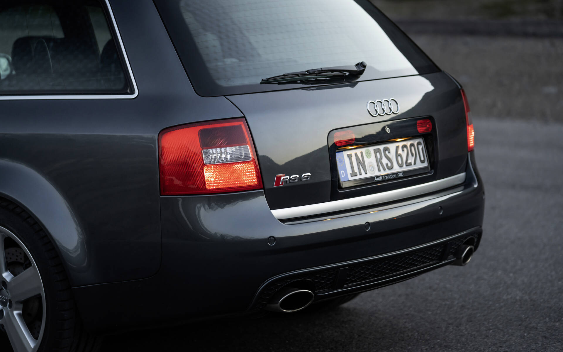 <p>Audi RS6 Avant C5</p>