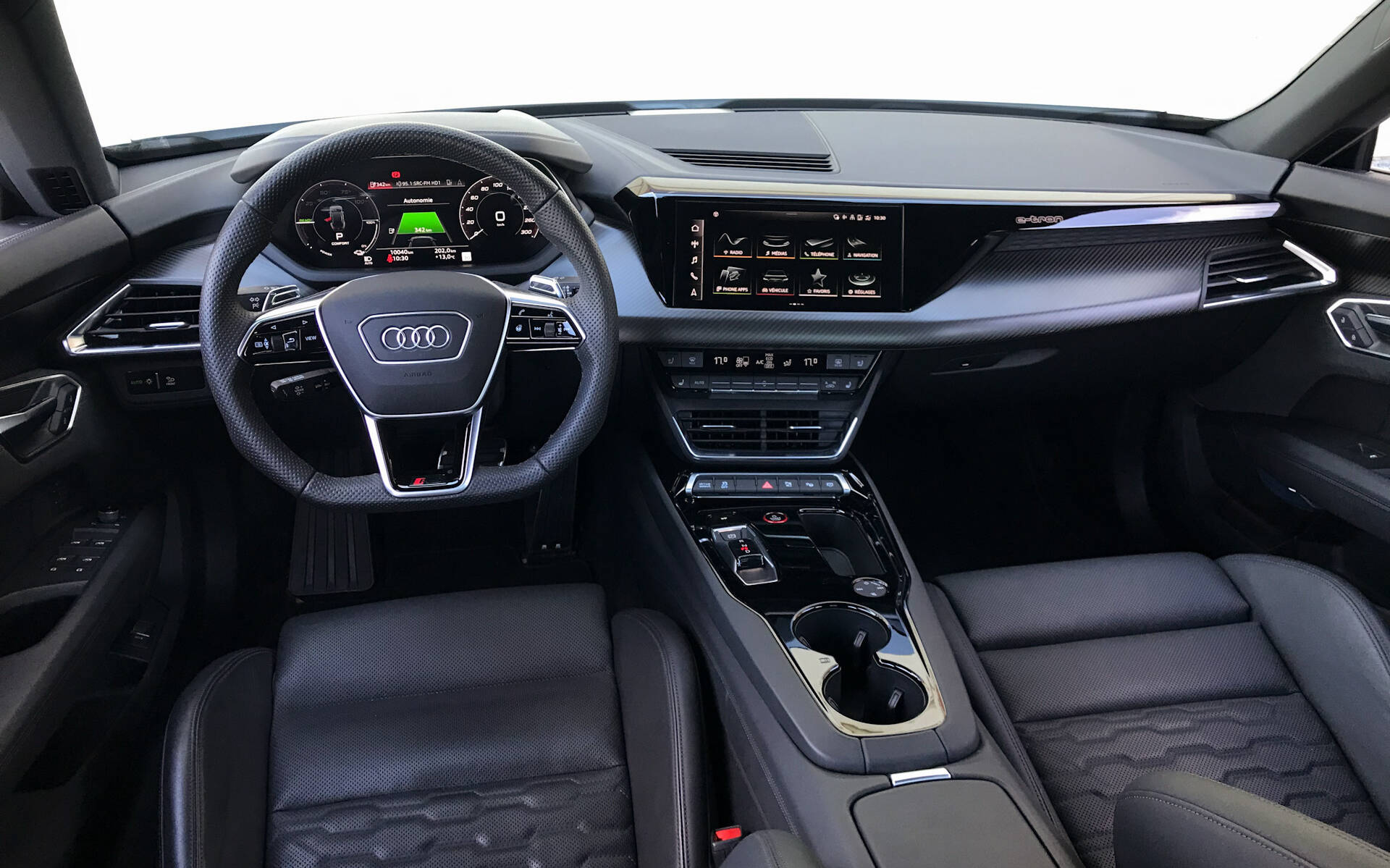 Audi RS e-tron GT 2022 : le meilleur de trois mondes 538767-audi-rs-e-tron-gt-2022-le-meilleur-de-trois-mondes