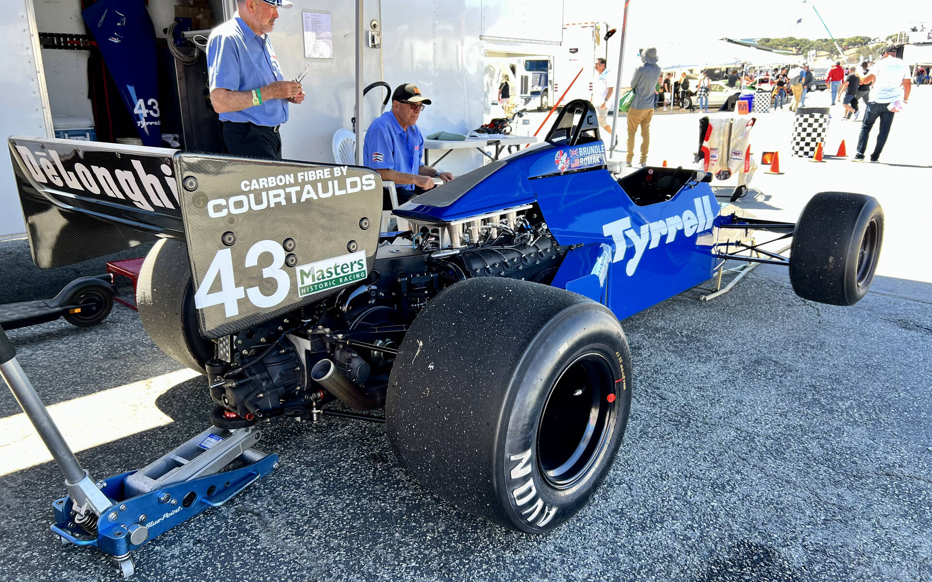 <p>La Tyrrell 012 pilotée par Martin Brundle.</p>