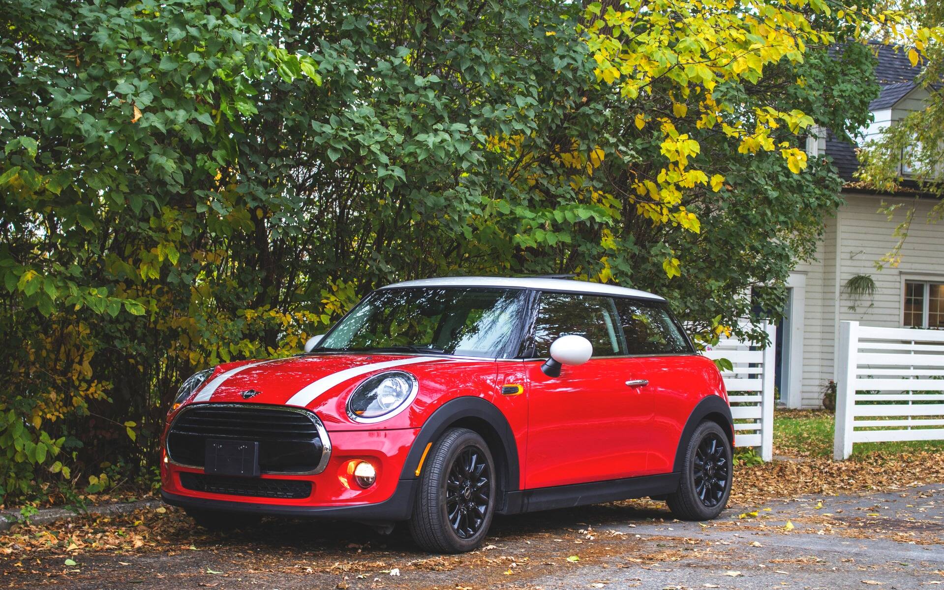 Who Makes The Mini Cooper?