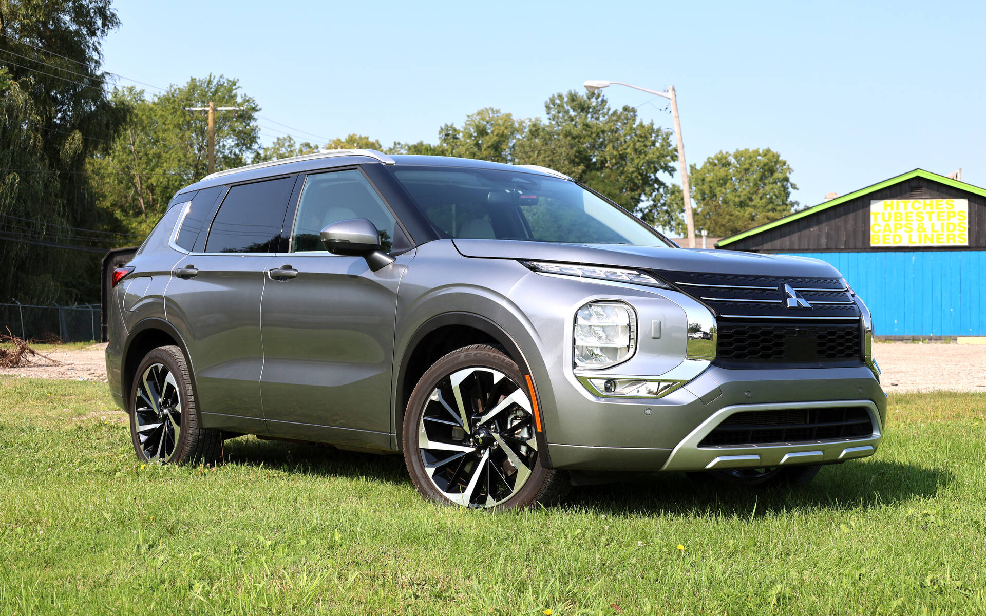 2023 Mitsubishi Outlander Mercury Gray