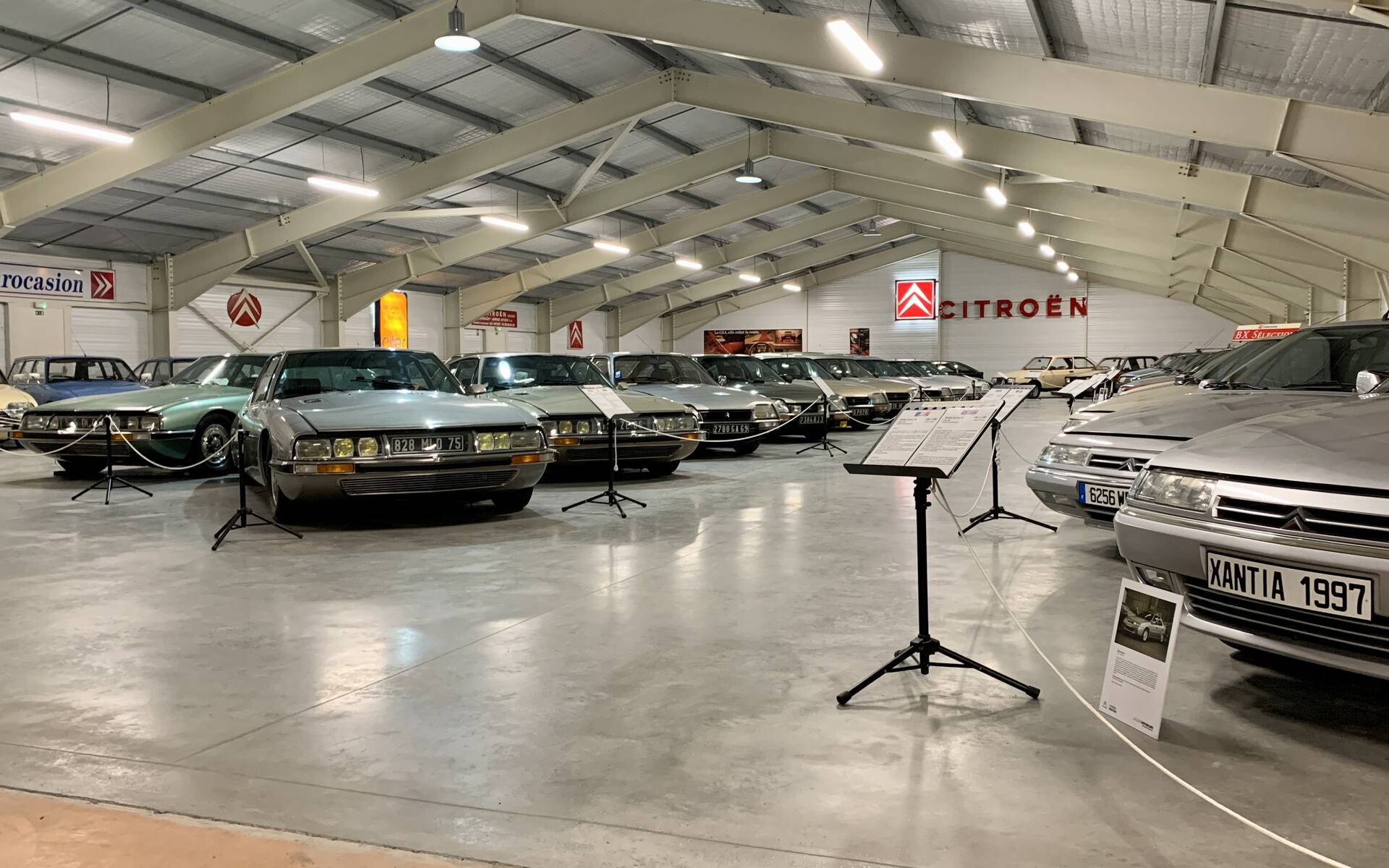 32 - Photos: plus de 100 Citroën d'exception réunies dans un musée en France 543098-photos-plus-de-100-citroen-d-exception-reunies-dans-un-musee-en-france