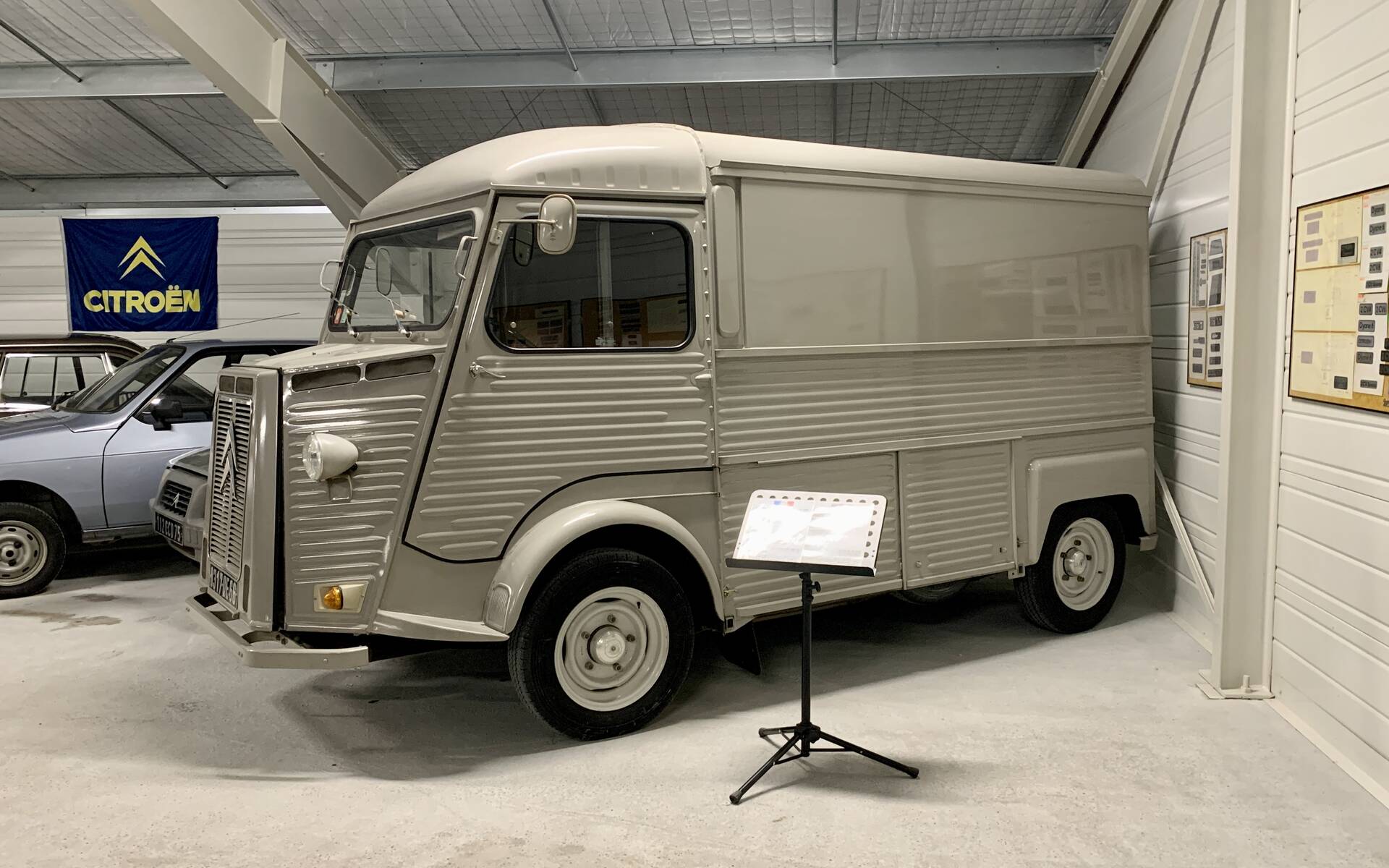 <p><strong>Citroën Type H</strong></p>