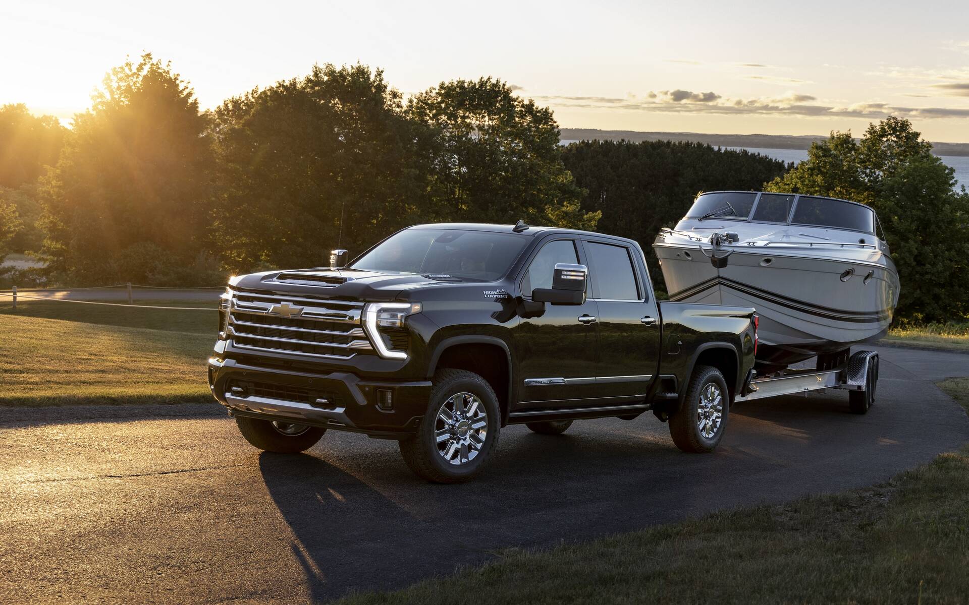 Chevrolet Silverado HD 2024 plus de technologies et un diesel plus