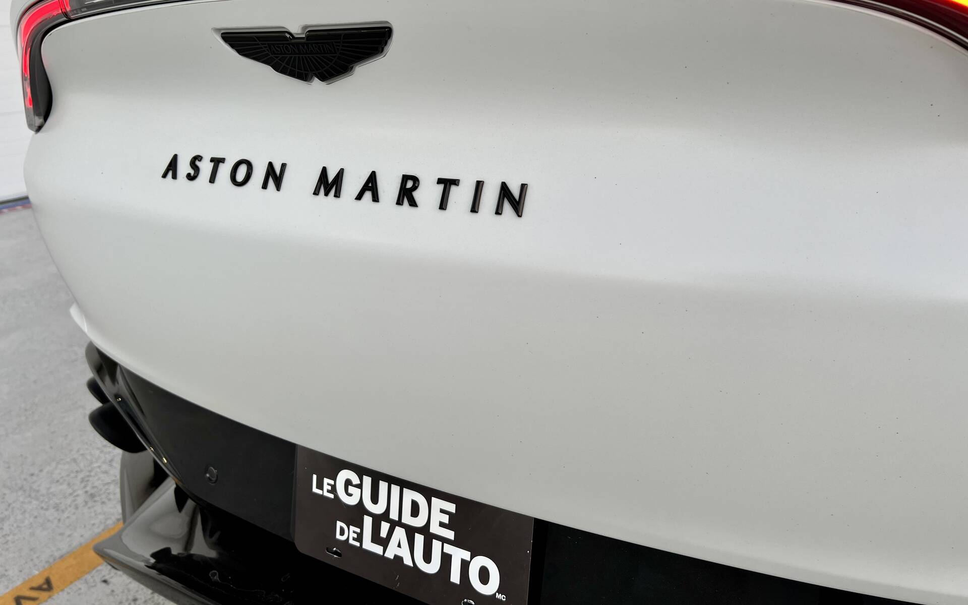 <p>Aston Martin DBX 707&nbsp;2023</p>