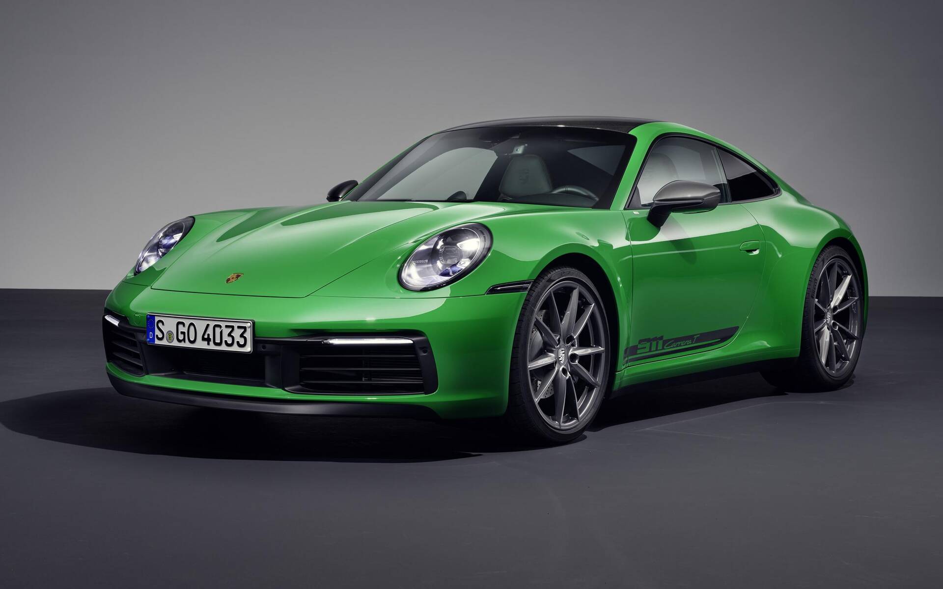 Porsche 911 Carrera T Returns for 2023 With Same Lightweight Approach - The  Car Guide