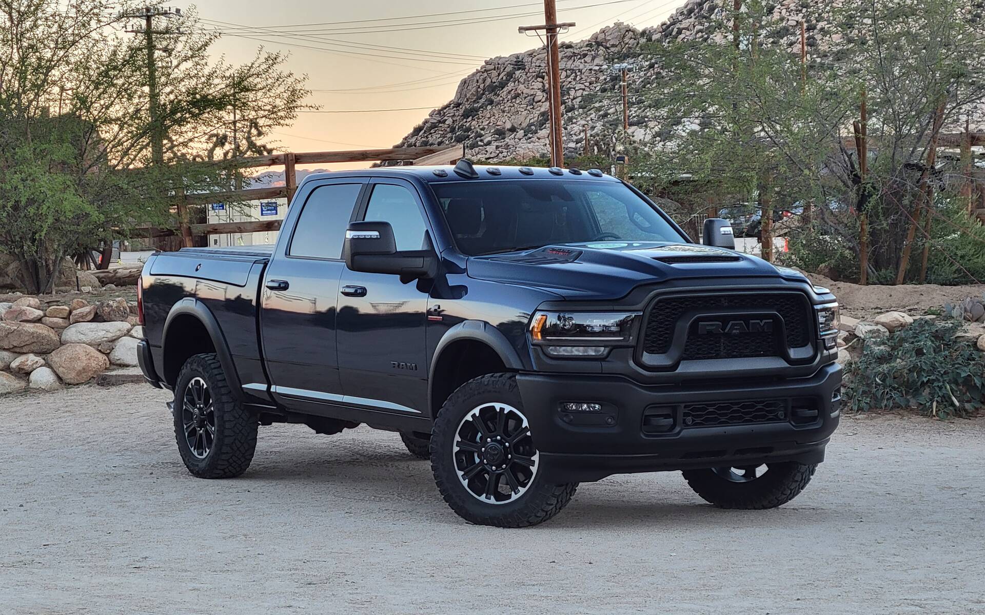 Ram 2500 HD Rebel 2023 Mastodonte Des Sentiers
