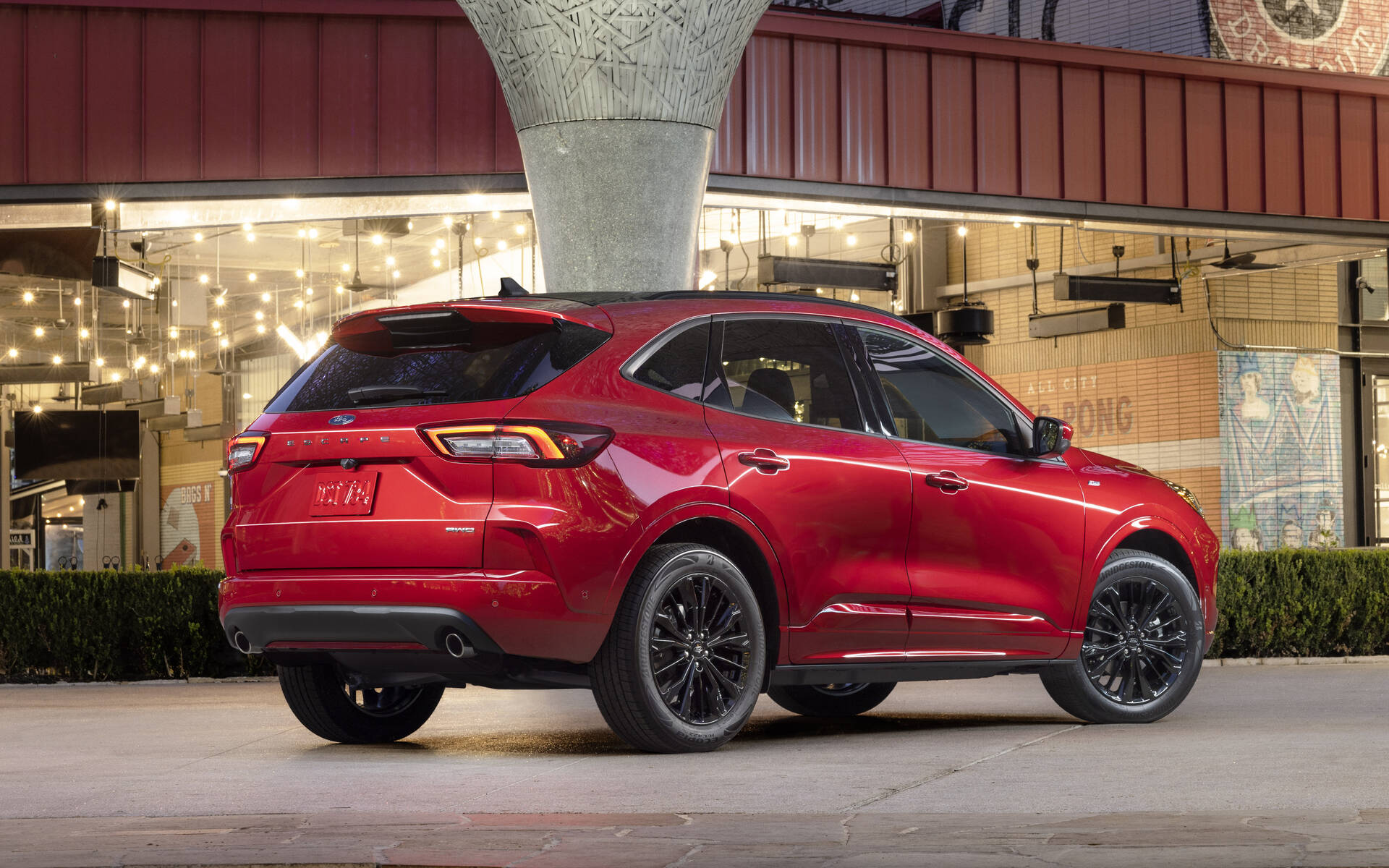 Ford Escape 2023 : plus de style et un très gros écran 547347-ford-escape-2023-plus-de-style-et-un-tres-gros-ecran