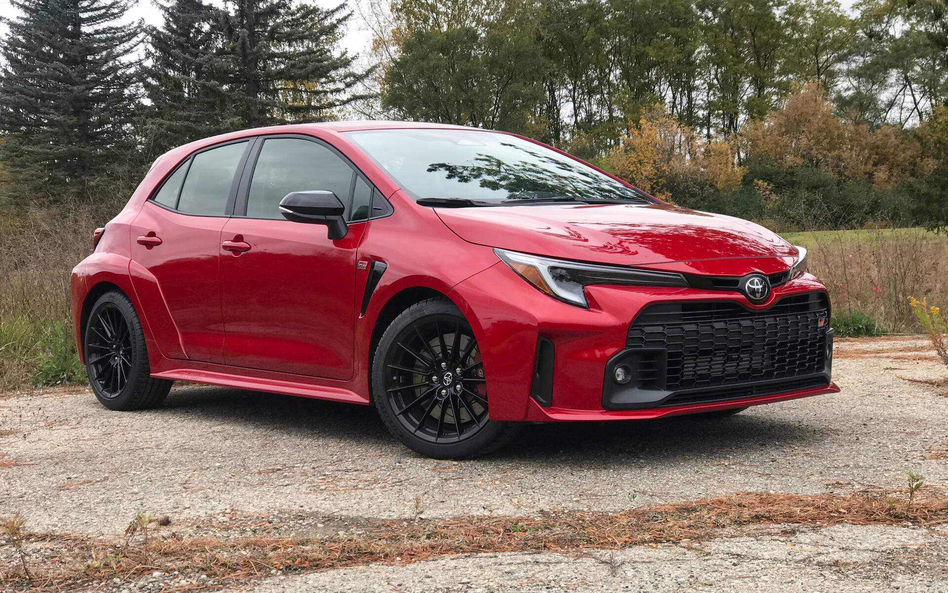 Une édition trois couleurs en fibre de carbone voiture petit