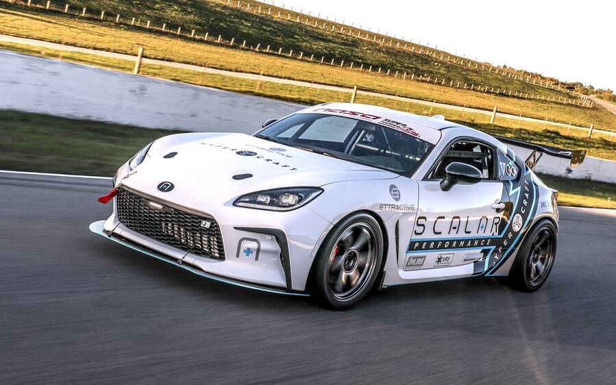 canadian-company-unveils-fully-electric-toyota-gr86-race-car-at-sema-1-7