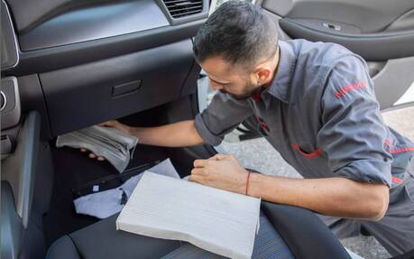 Comment éliminer les mauvaises odeurs dans sa voiture ? : Femme Actuelle Le  MAG