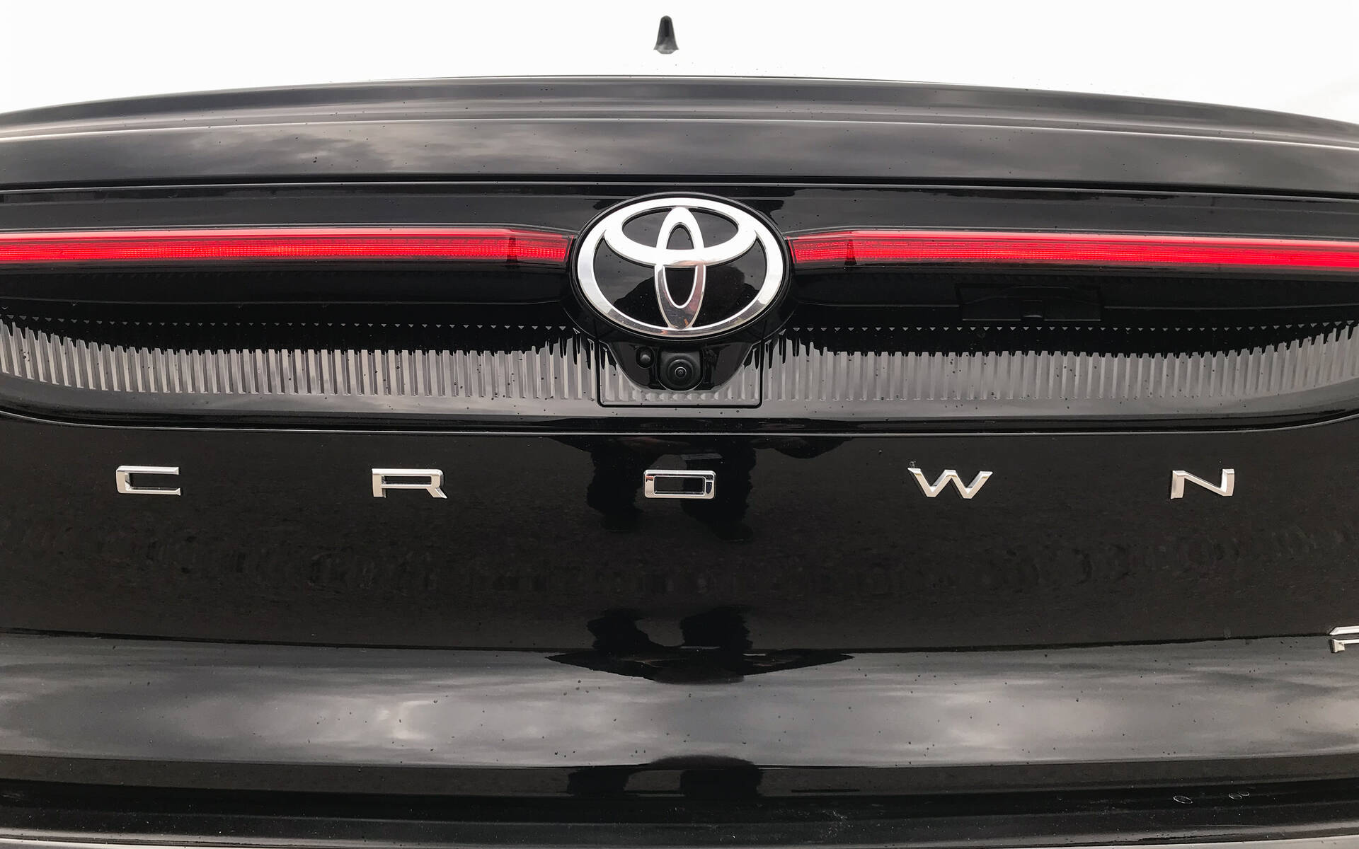 <p>Toyota Crown Platinum 2023</p>