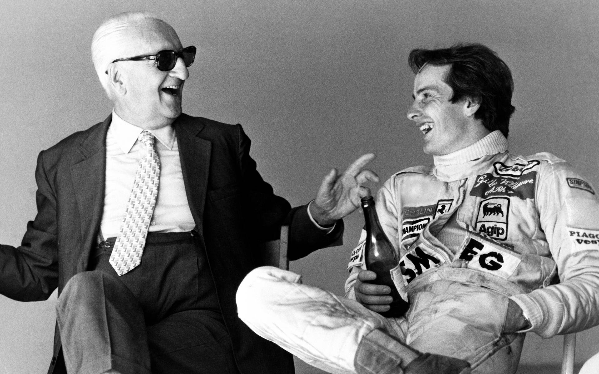 <p>Gilles Villeneuve et Enzo Ferrari en 1980.</p>