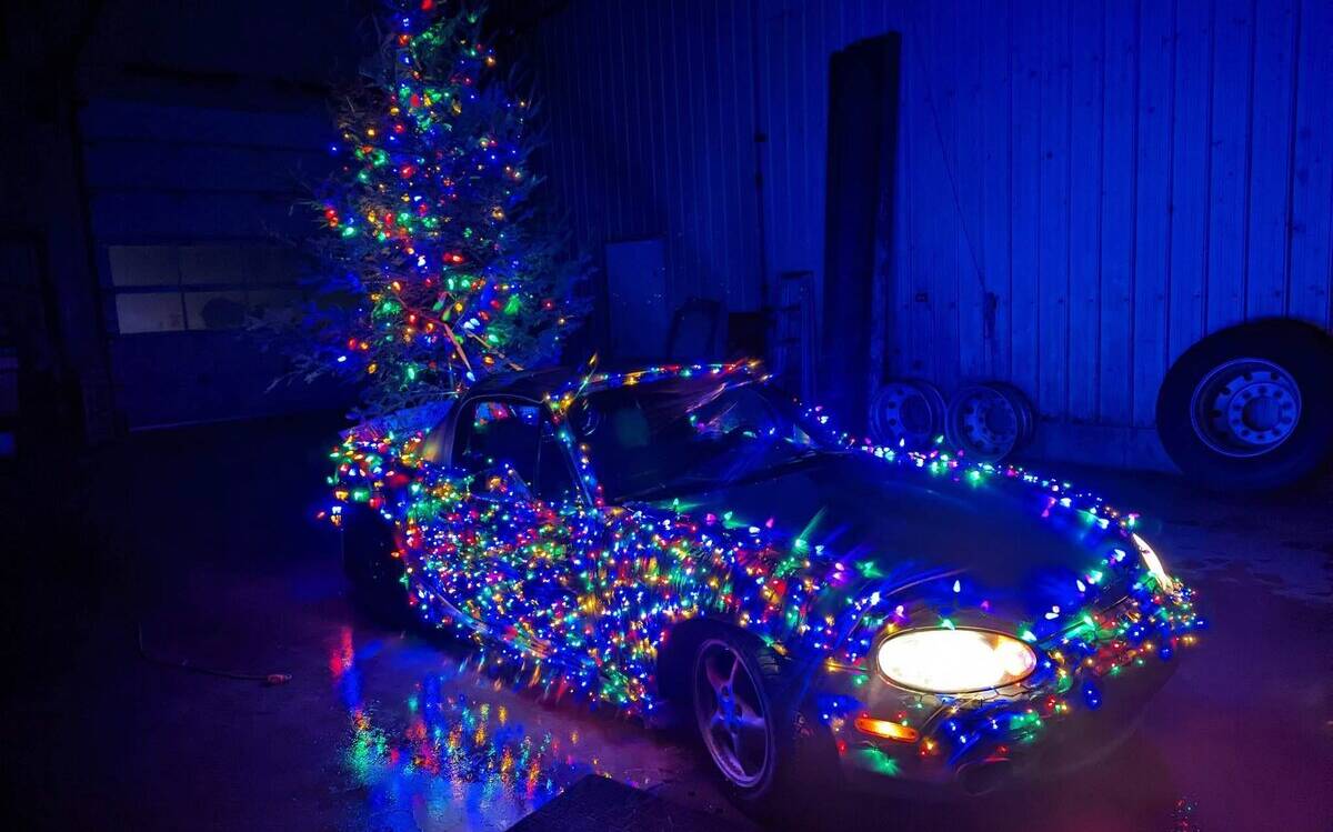 Les voitures avec des guirlandes de Noël c'est non !