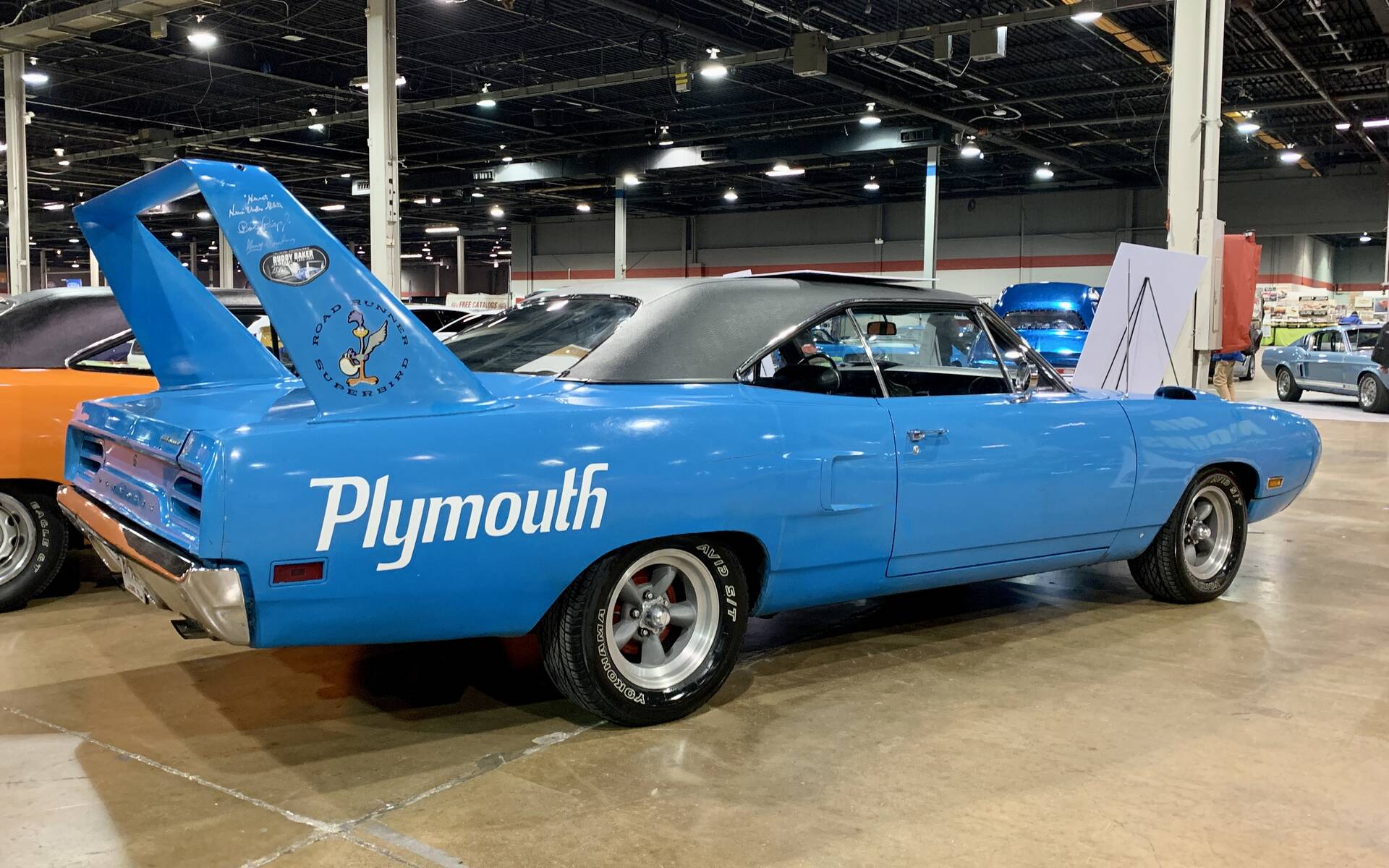 Plusieurs dizaines de Plymouth Superbird et Dodge Charger Daytona réunies à Chicago 551466-plusieurs-dizaines-de-plymouth-superbird-et-dodge-charger-daytona-reunies-a-chicago