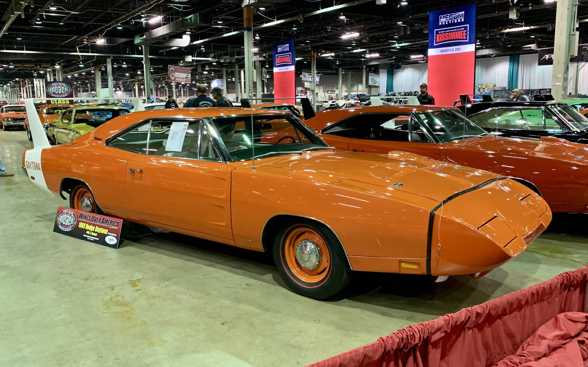 Plusieurs dizaines de Plymouth Superbird et Dodge Charger Daytona réunies à Chicago 551471-plusieurs-dizaines-de-plymouth-superbird-et-dodge-charger-daytona-reunies-a-chicago