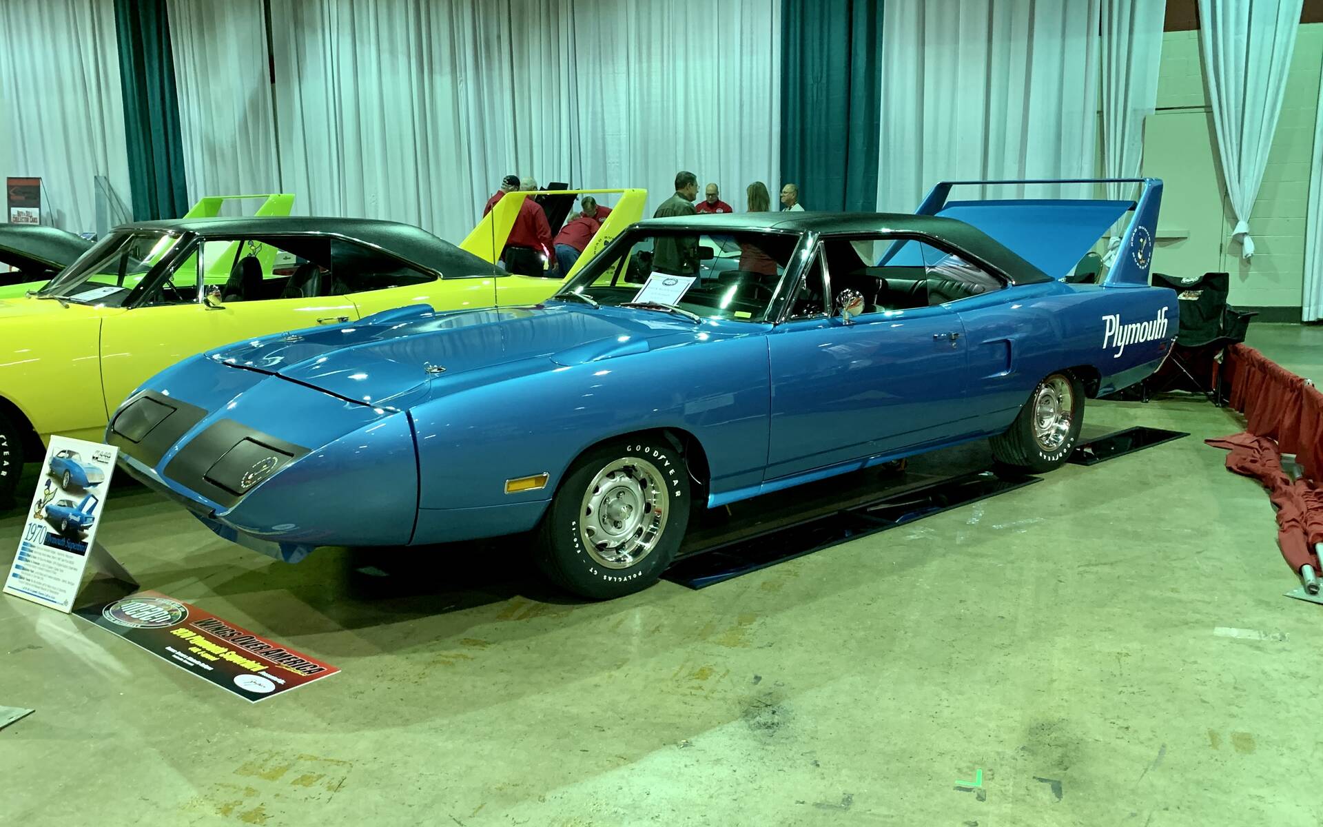 <p><strong>Plymouth Superbird 1970</strong></p>