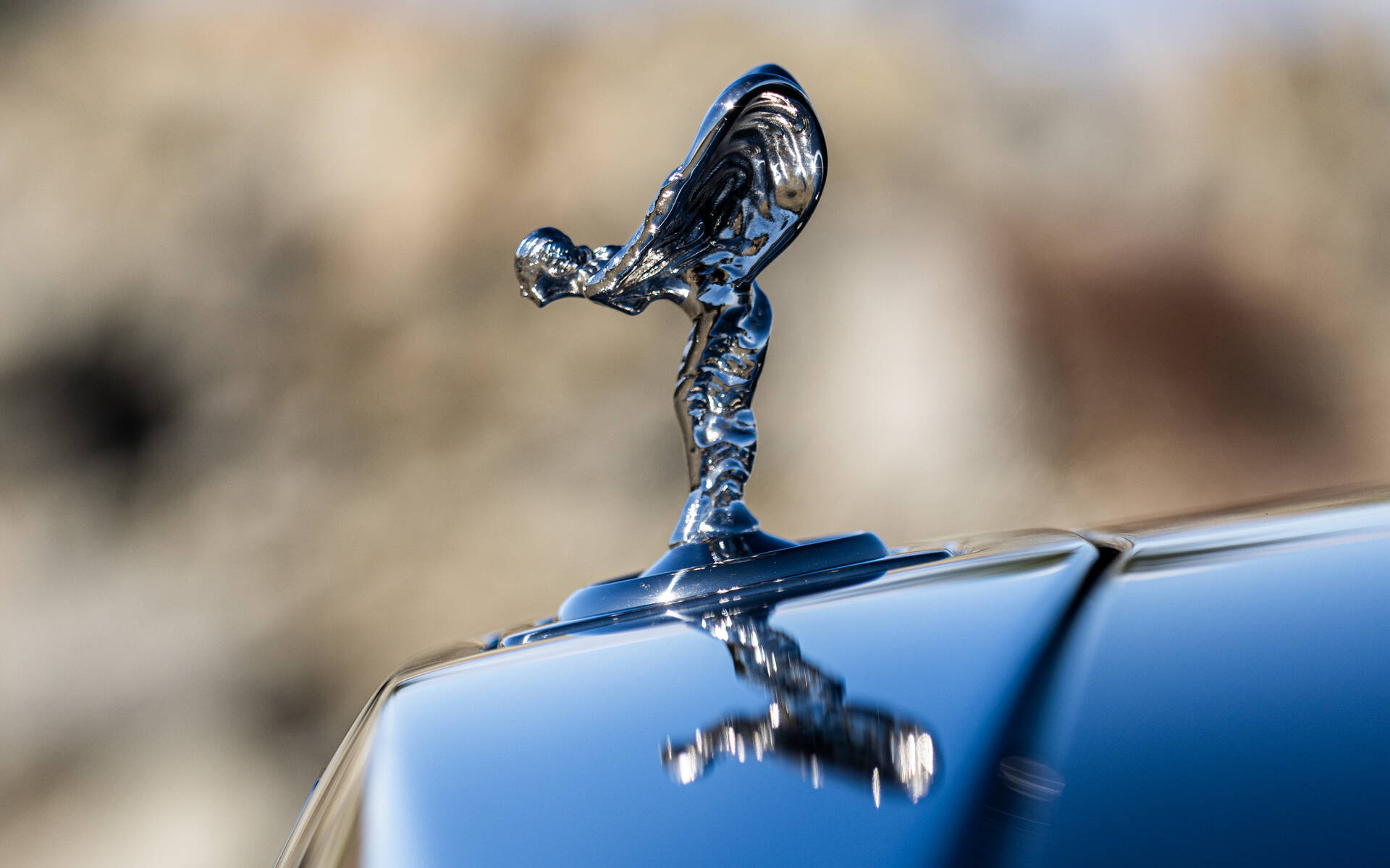 Rolls-Royce La Rose Noire : comme un parfum unique - Guide Auto