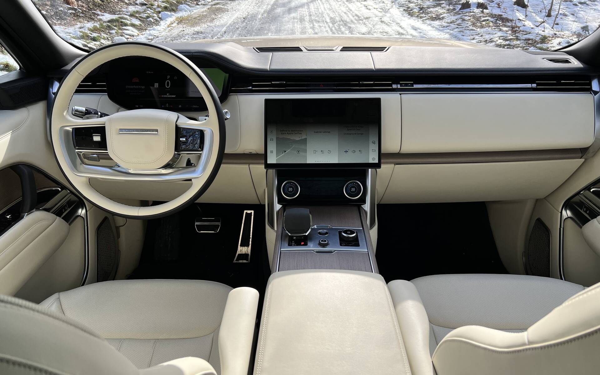 Land Rover Range Rover 2023 : le premier VUS de luxe, 50 ans plus tard 552200-land-rover-range-rover-2023-la-cinquieme-generation-du-premier-vus-de-luxe