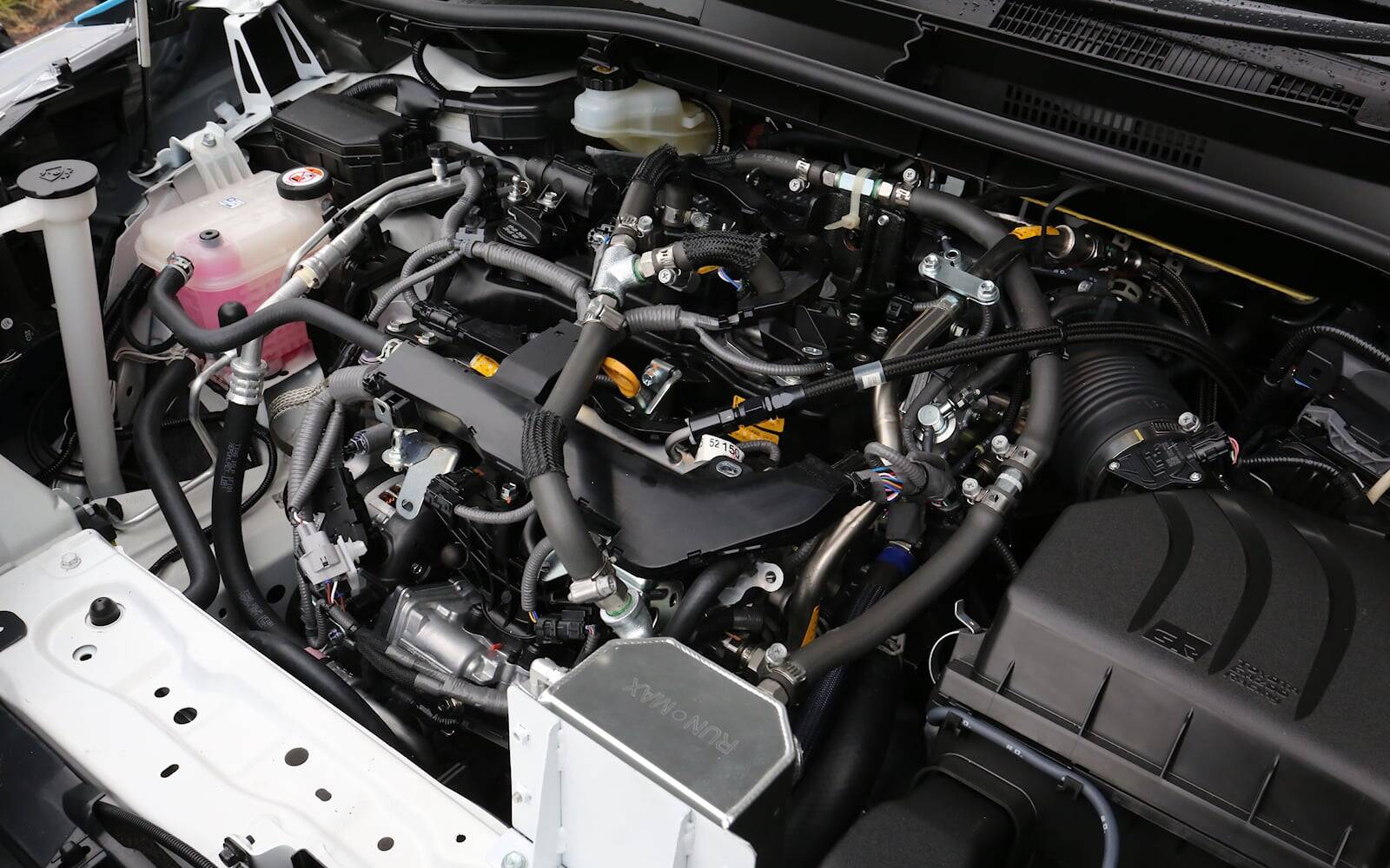 Toyota montre un futur C-HR et un Corolla Cross à l’hydrogène 553274-toyota-montre-un-futur-c-hr-et-un-corolla-cross-a-l-hydrogene
