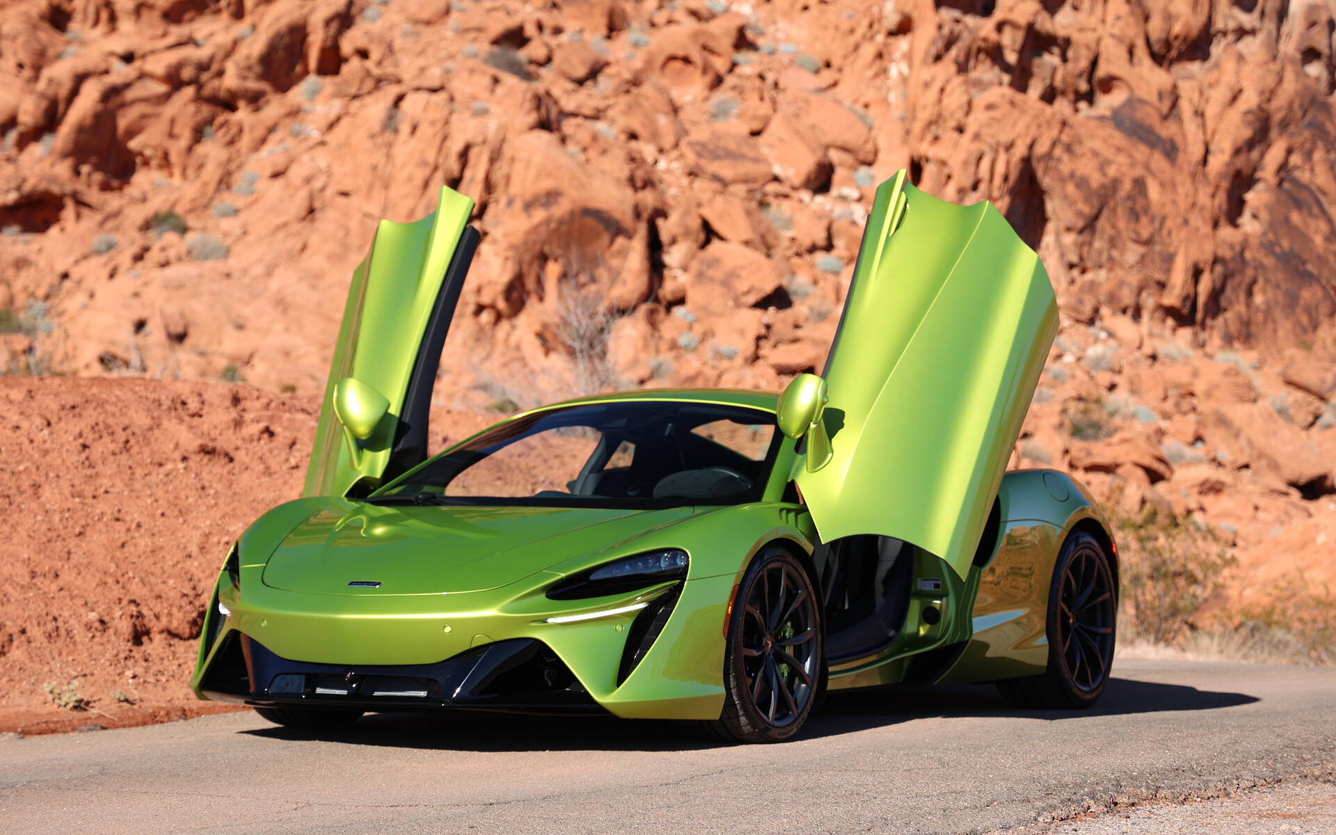 McLaren Artura 2023 : belle prise 554565-mclaren-artura-2023-passionnement-branchee