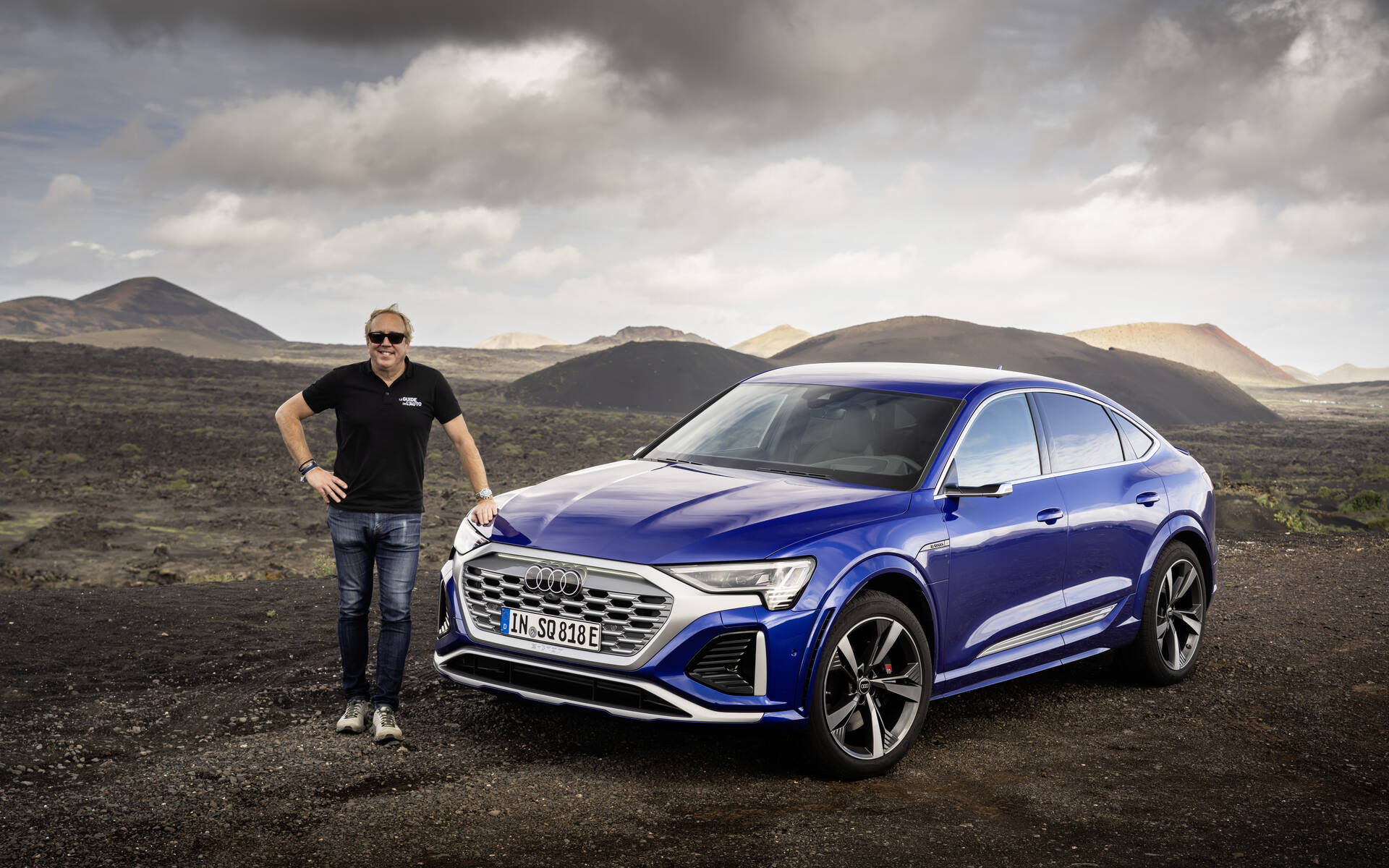 <p>Gabriel Gélinas et le Audi SQ8 e-tron 2023</p>