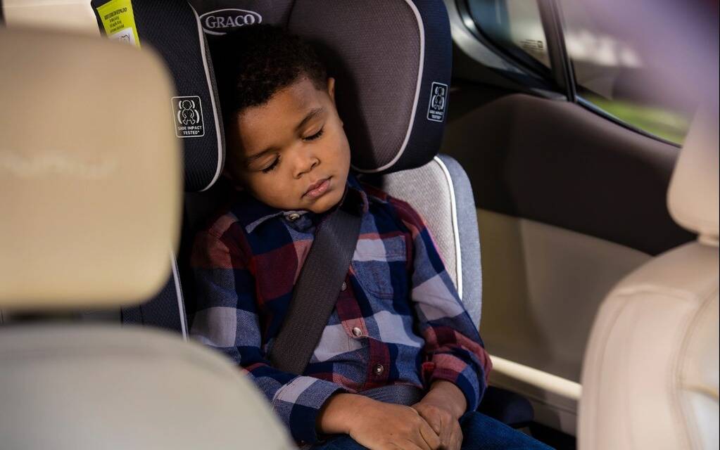 Un siège d'auto pour enfant qui tourne: une bonne idée ?