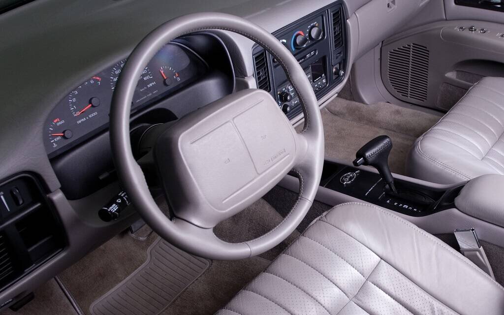 corvette - Chevrolet Impala SS 1994-96 : cœur de Corvette 557485-chevrolet-impala-ss-1994-96-coeur-de-corvette