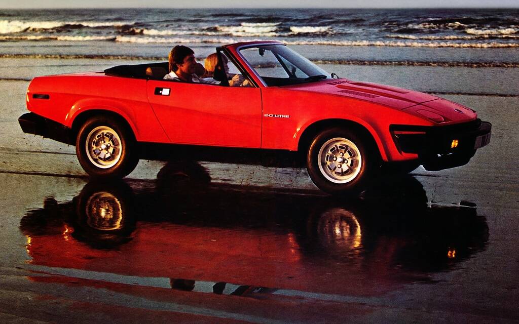 <p>Le cabriolet TR7 est lancé en Amérique du Nord en juillet 1979.</p>