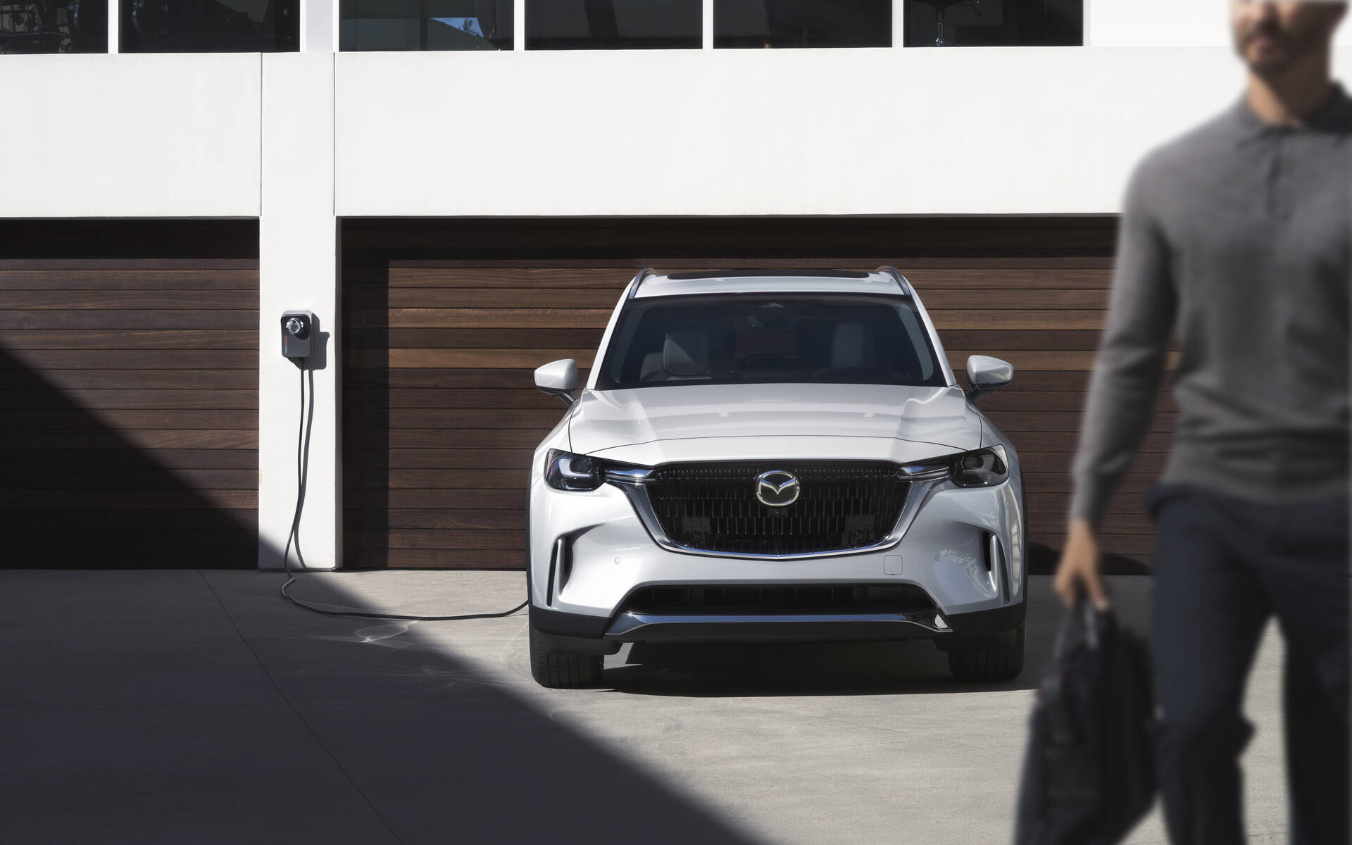 All-New 2024 Mazda CX-90 is a Premium, Electrified Three-Row SUV - The Car  Guide