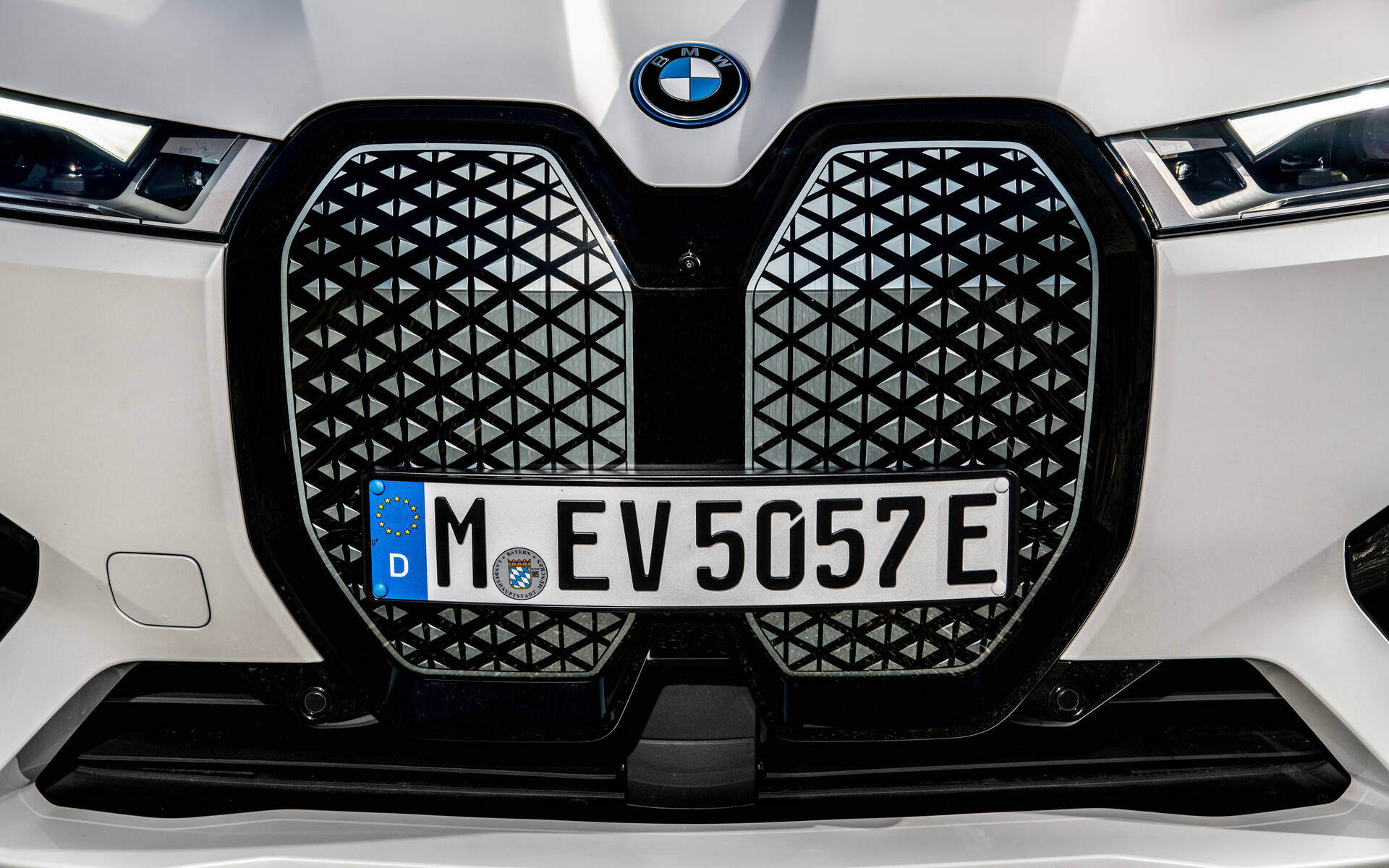BMW Considering Even Larger Grilles for Future Cars - The Car Guide